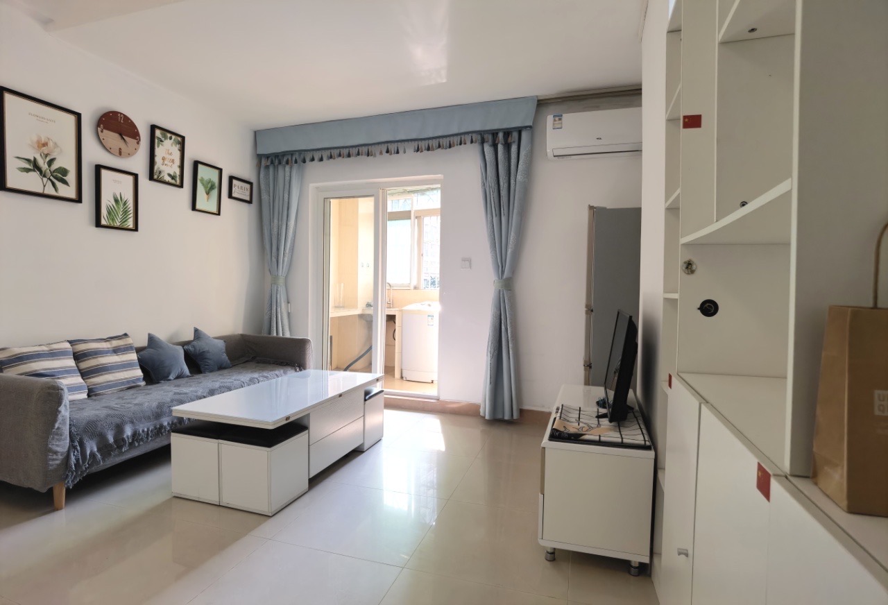 诚泰大厦  1室1厅1卫    41.0万 诚泰大厦  1室1厅1卫    41.0万客厅