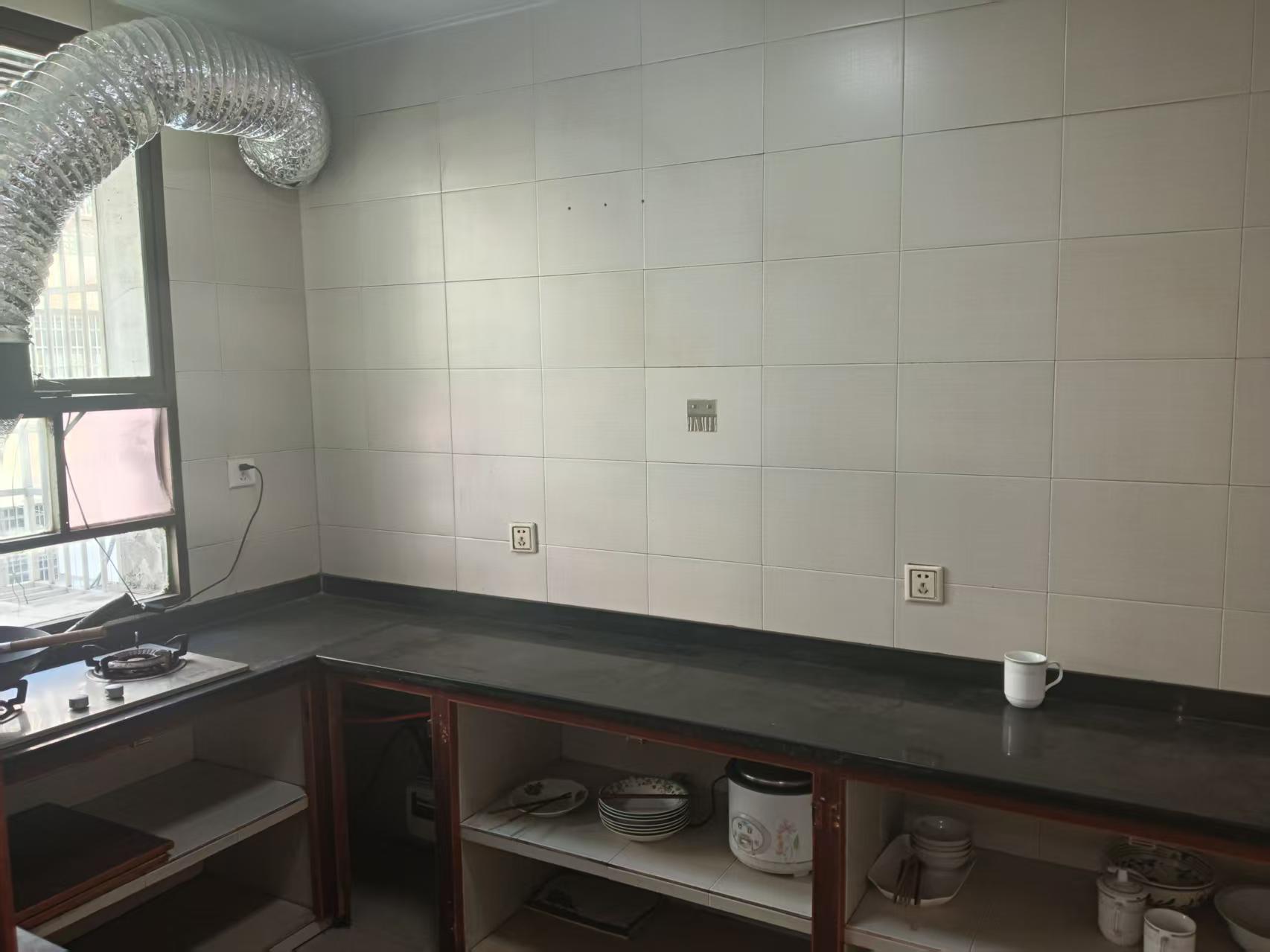 富桥市场 3室1厅1卫 1000.0元/月 富桥市场 3室1厅1卫 1000.0元/月室内图