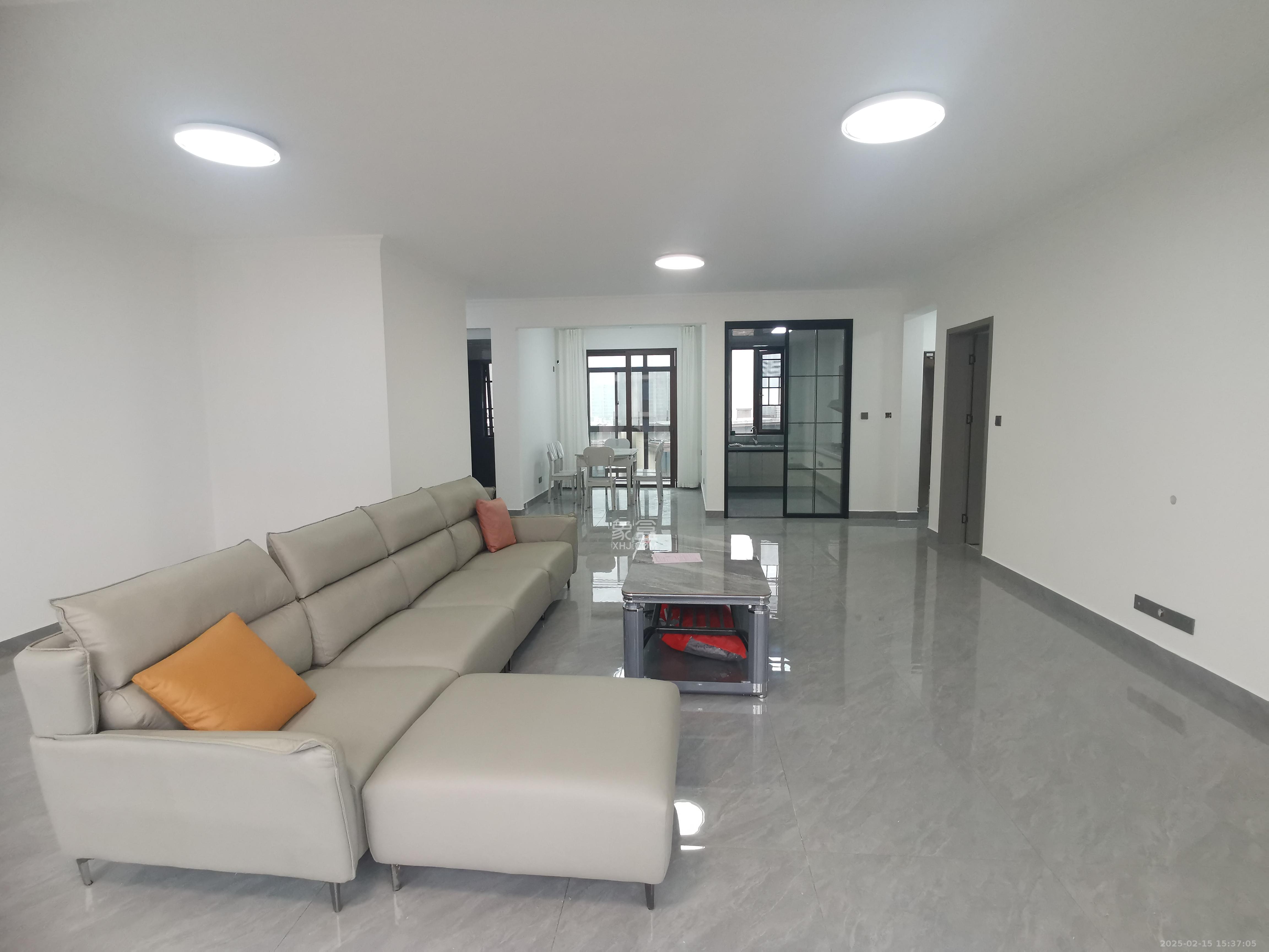 绿地麓湖郡  5室2厅2卫    4000.0元/月 绿地麓湖郡  5室2厅2卫    4000.0元/月室内图