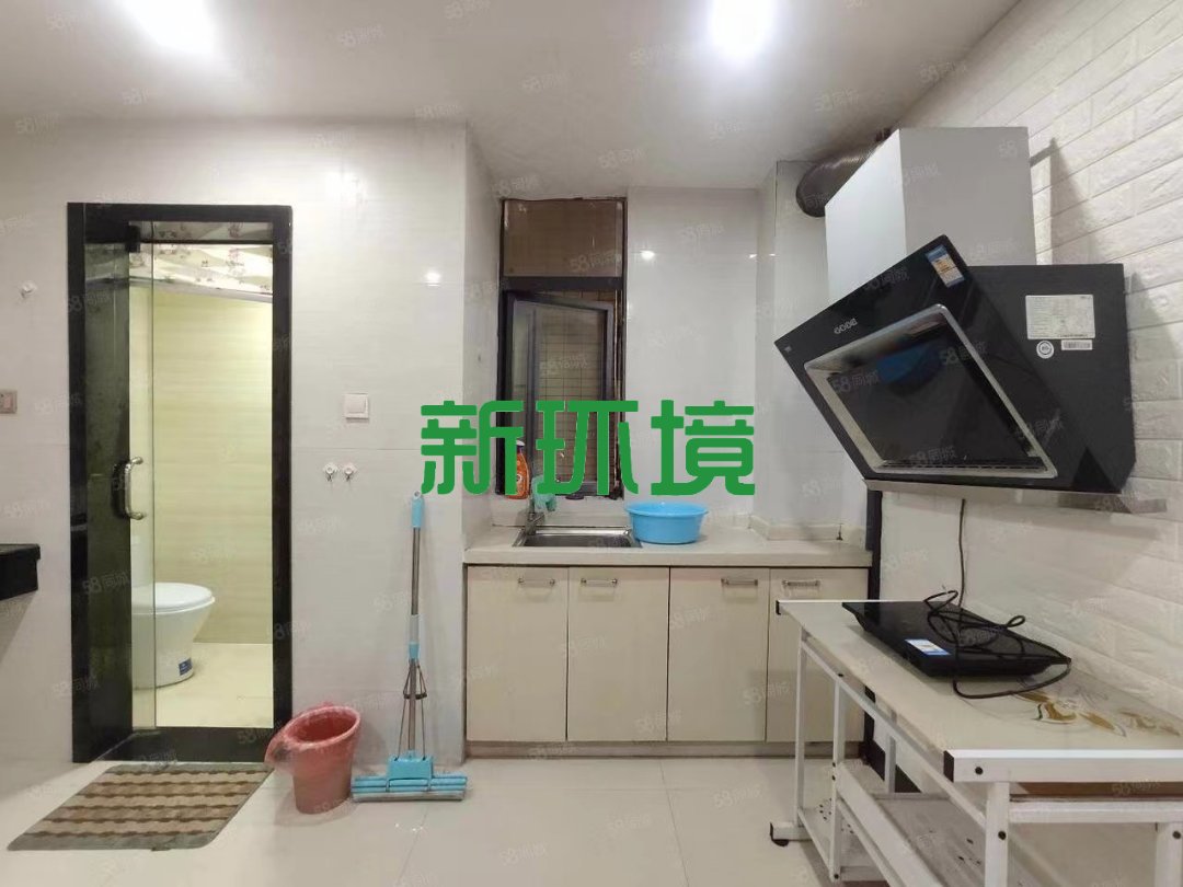 山水印象  1室1厅1卫   28.00万客厅