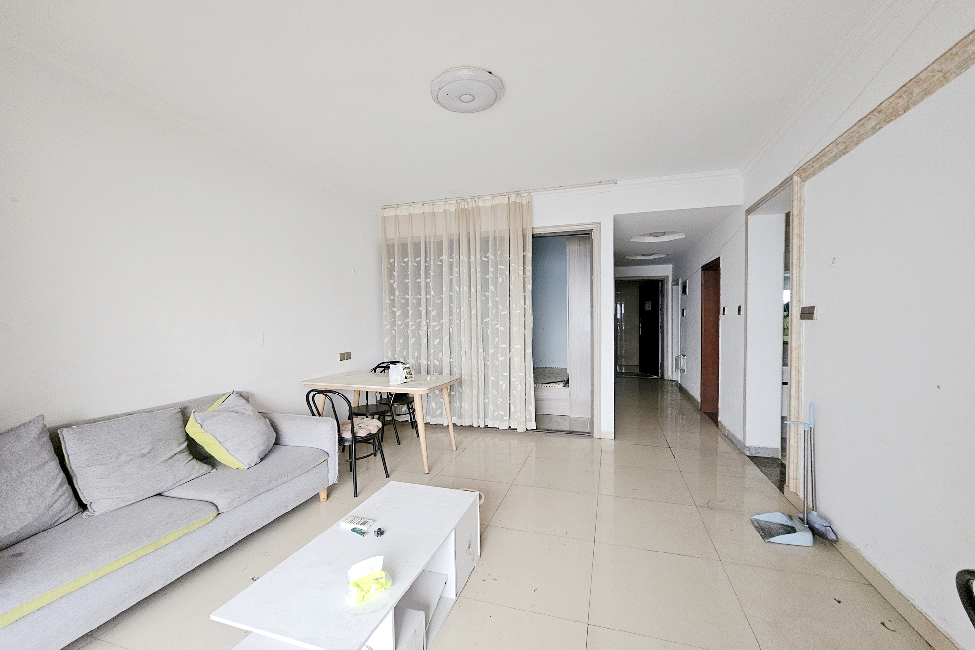 阳光城尚东湾学园区 2室1厅1卫 68.0万 阳光城尚东湾学园区 2室1厅1卫 68.0万客厅