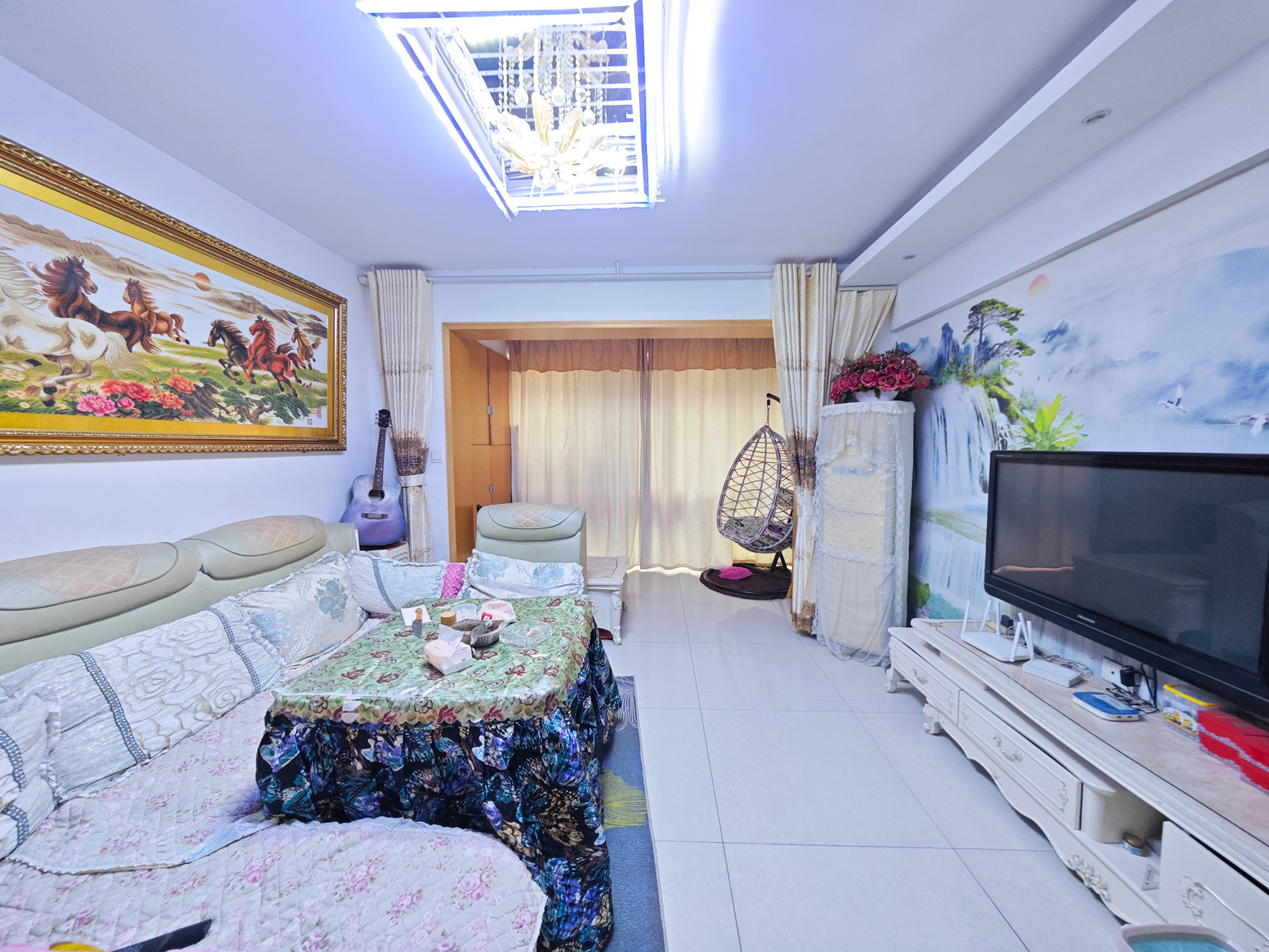 鄱阳小区  3室2厅1卫    56.8万客厅