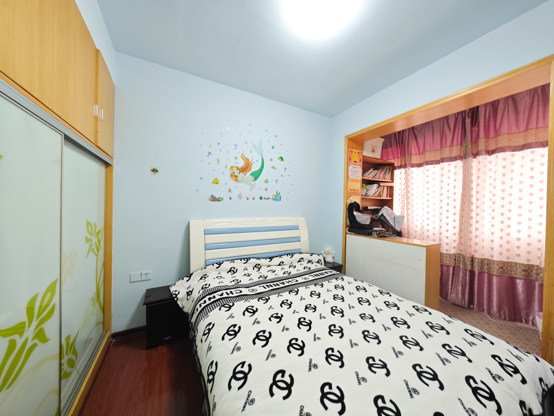 鄱阳小区  3室2厅1卫    56.8万卧室