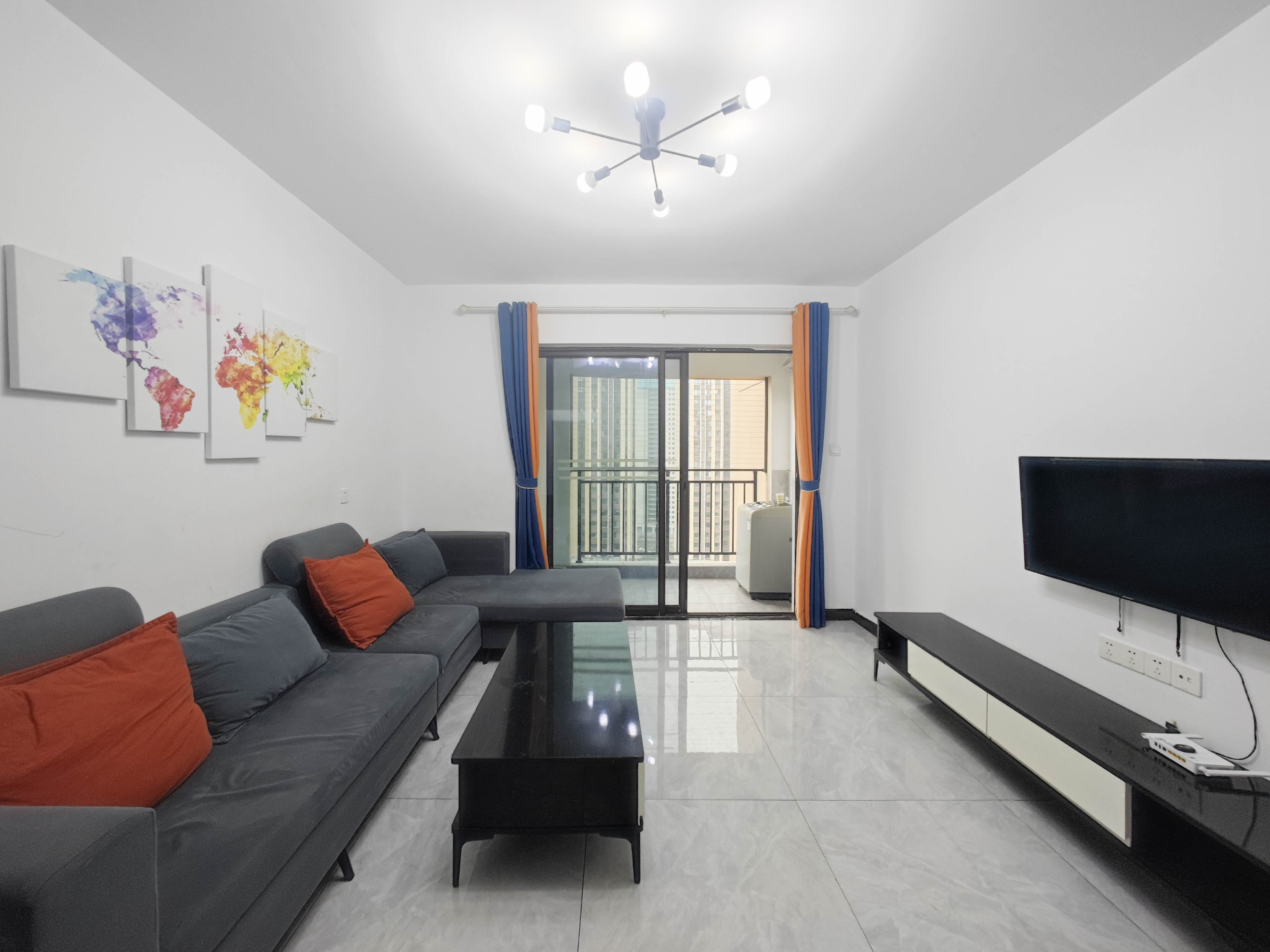 合能枫丹丽舍(柏悦名苑) 3室1厅1卫 87.0万 合能枫丹丽舍(柏悦名苑) 3室1厅1卫 87.0万客厅