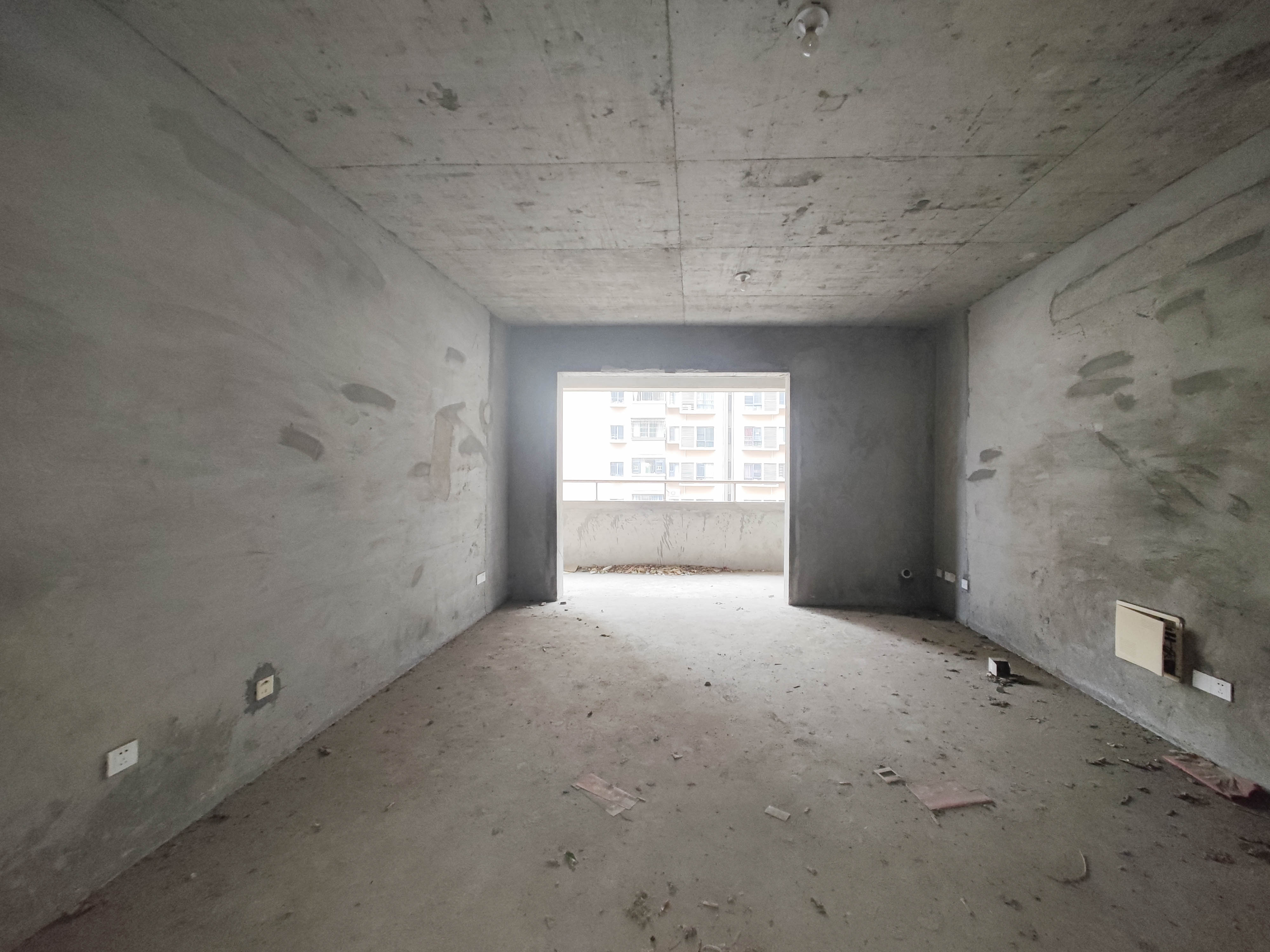 森林城  4室2厅2卫    160.0万 森林城  4室2厅2卫    160.0万客厅