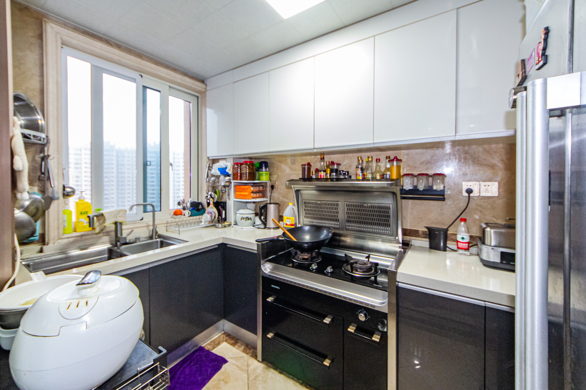 北辰三角洲E6区  4室2厅2卫    248.0万 北辰三角洲E6区  4室2厅2卫    248.0万厨房