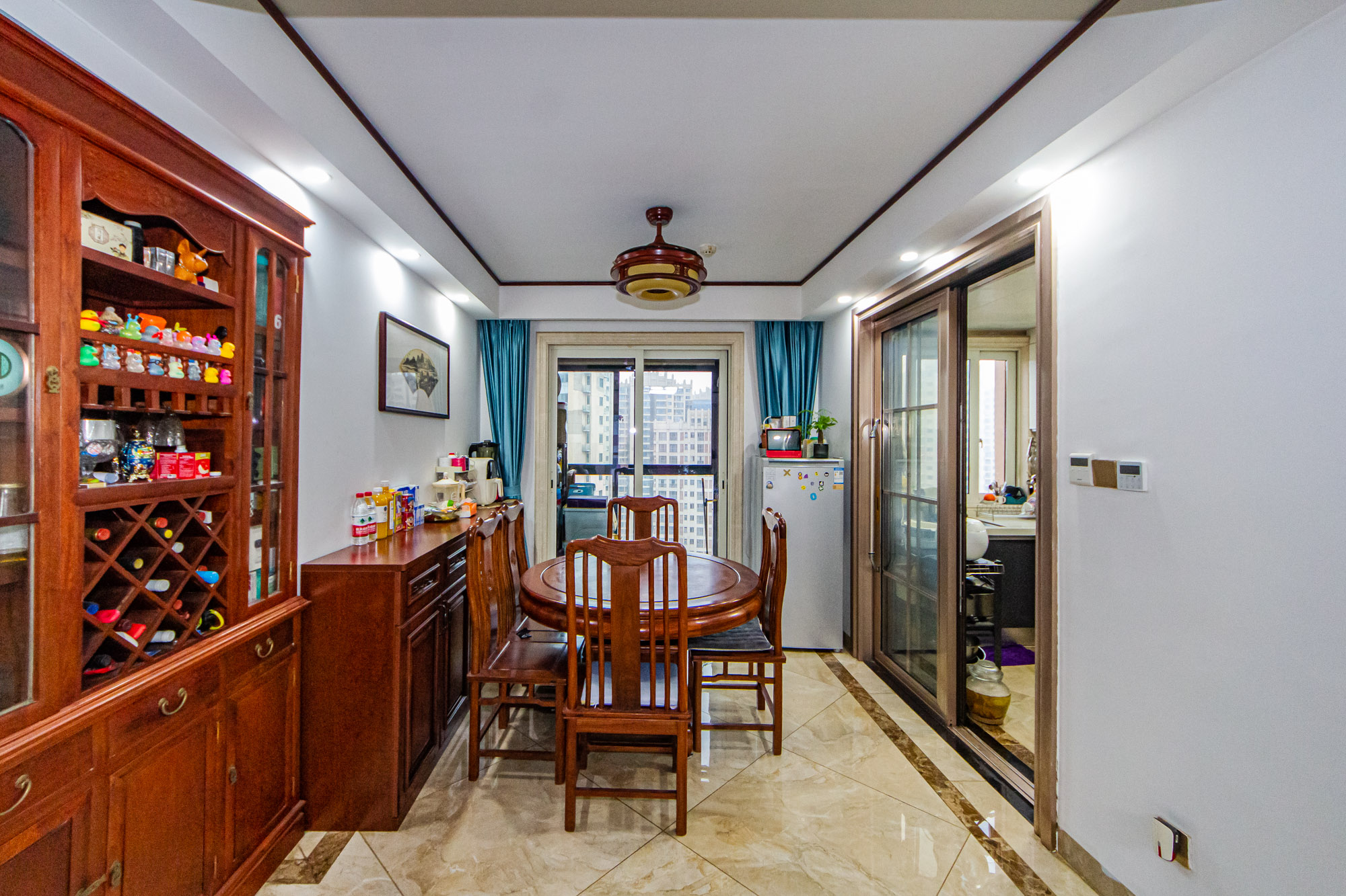 北辰三角洲E6区  4室2厅2卫    248.0万 北辰三角洲E6区  4室2厅2卫    248.0万客厅