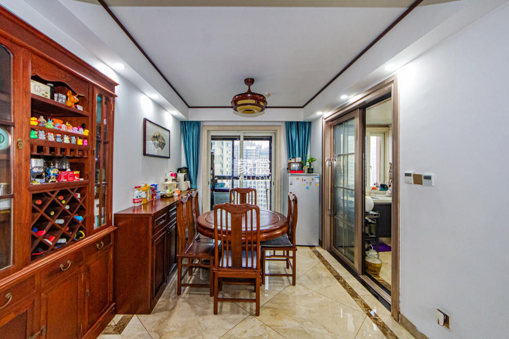 北辰三角洲E6区  4室2厅2卫    248.0万