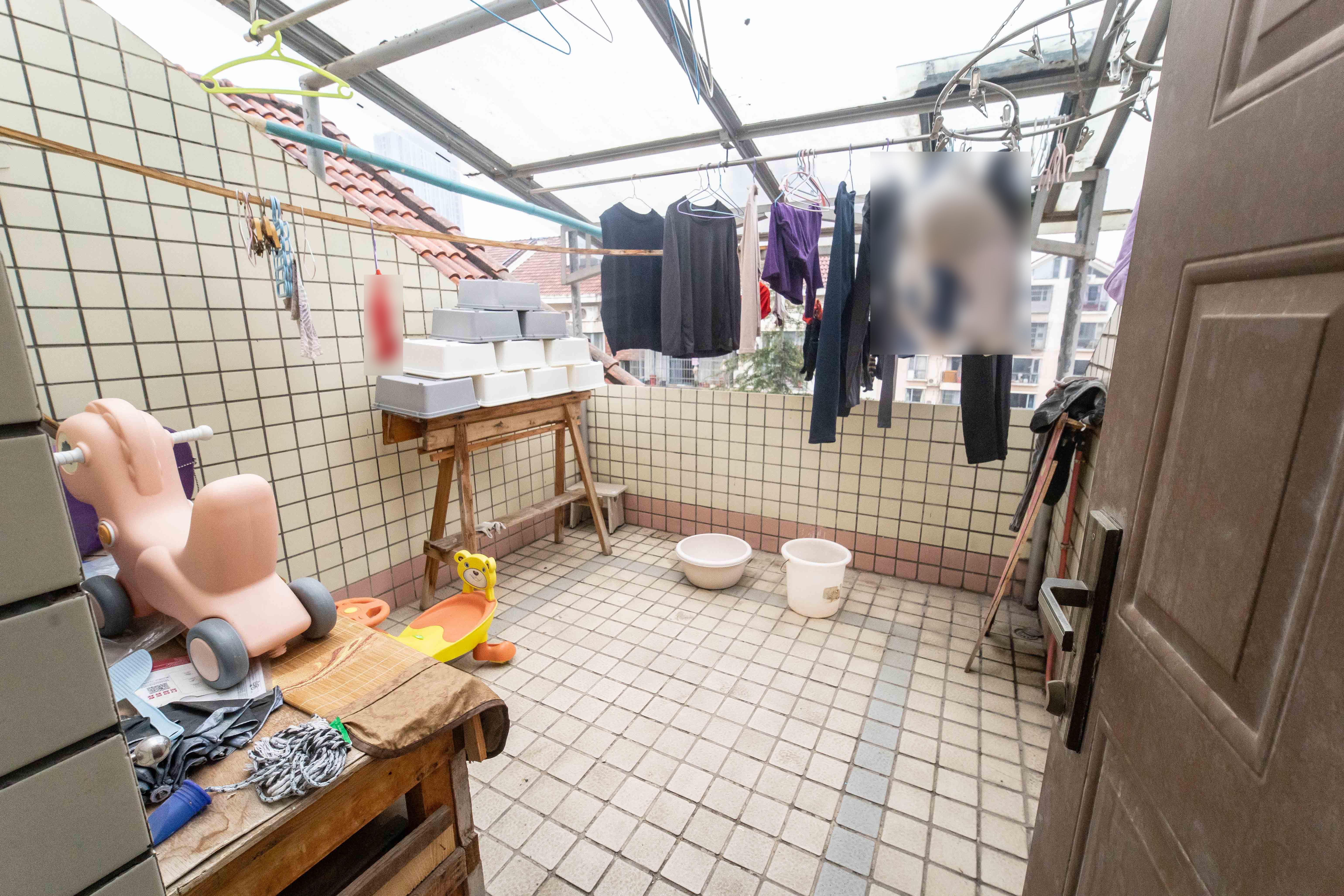 东方新城  4室2厅1卫   112.00万其他