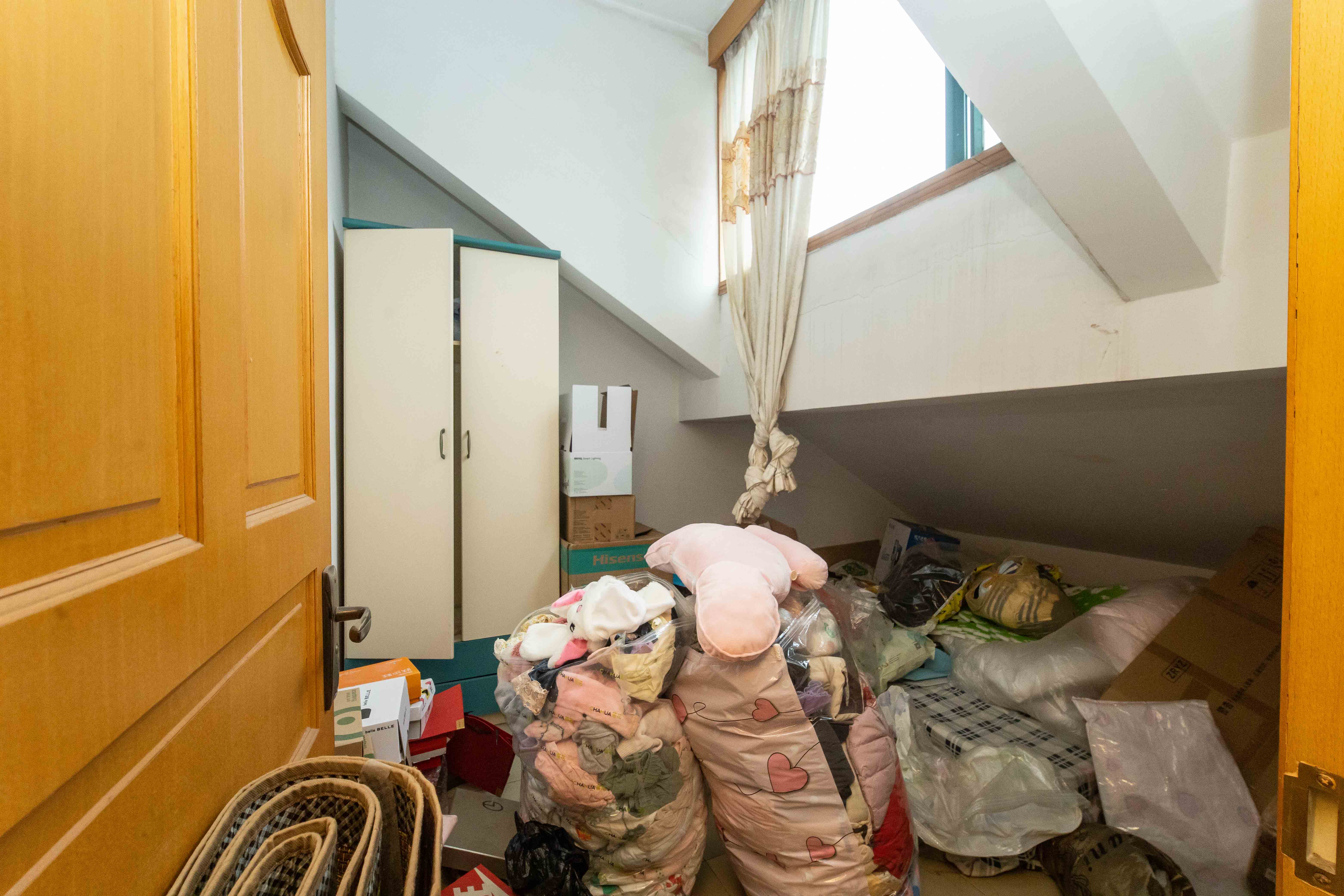 东方新城 4室2厅1卫 98.0万 东方新城 4室2厅1卫 98.0万其他