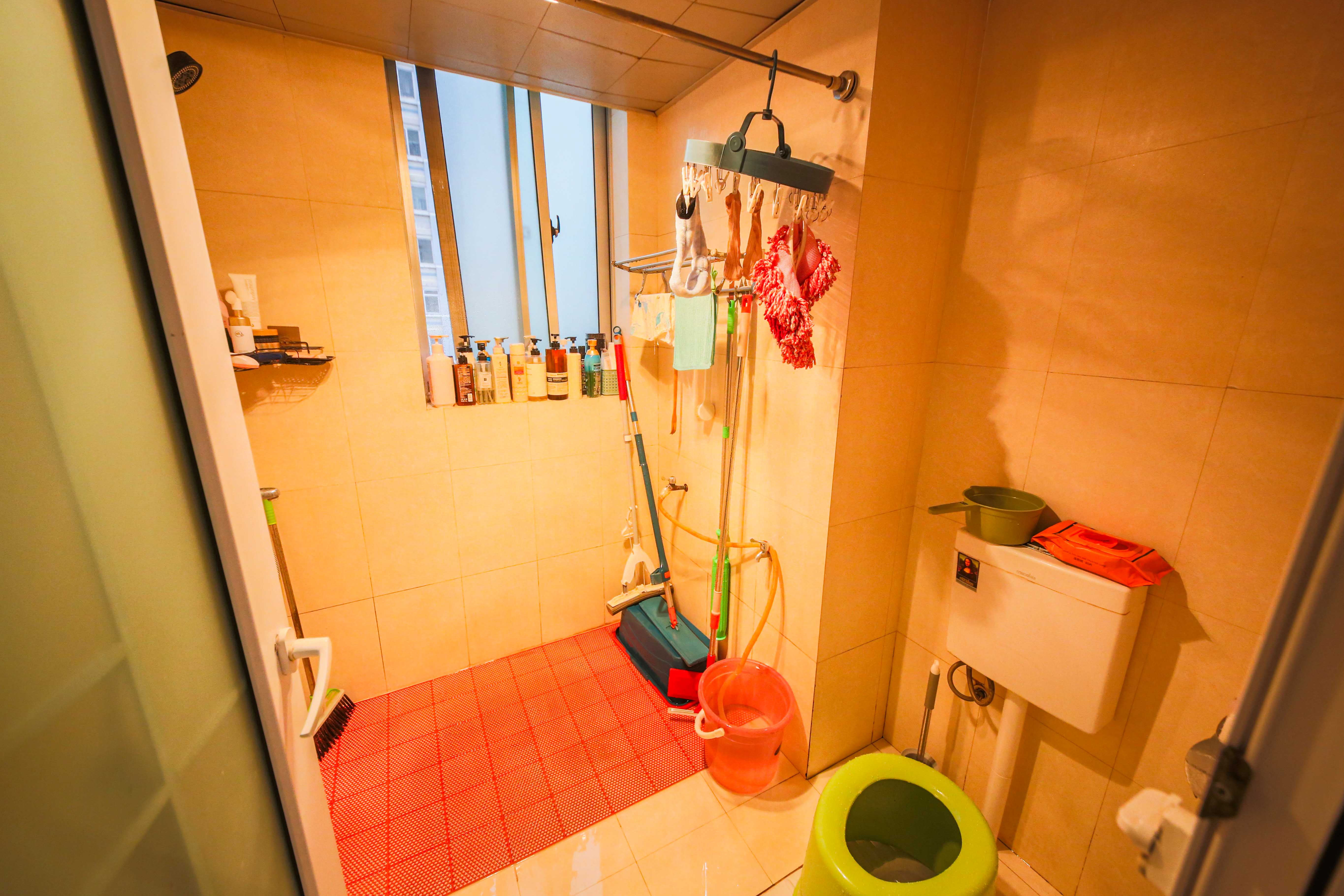 佳馨园  4室2厅2卫    238.0万 佳馨园  4室2厅2卫    238.0万卫生间