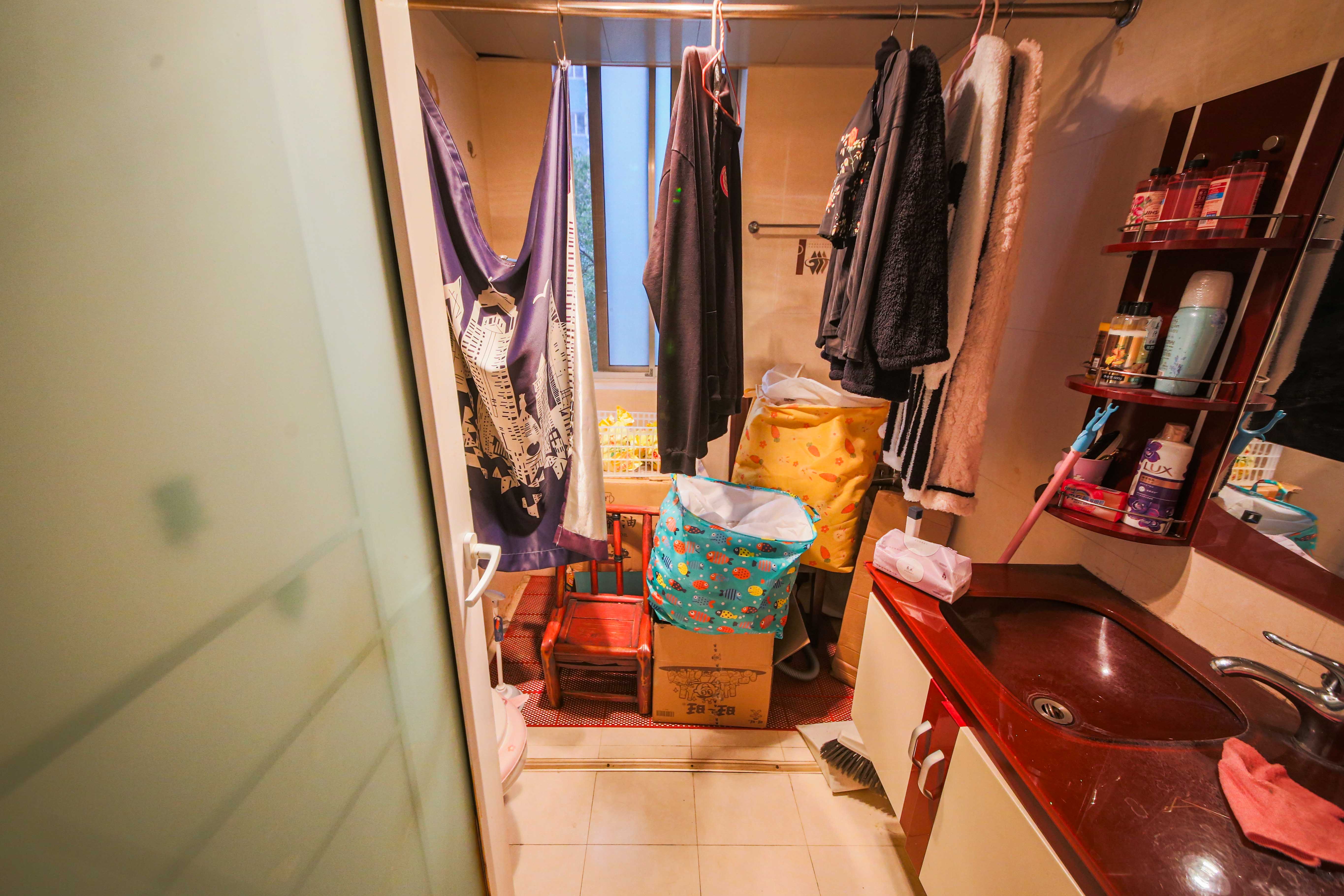 佳馨园  4室2厅2卫    238.0万 佳馨园  4室2厅2卫    238.0万卫生间