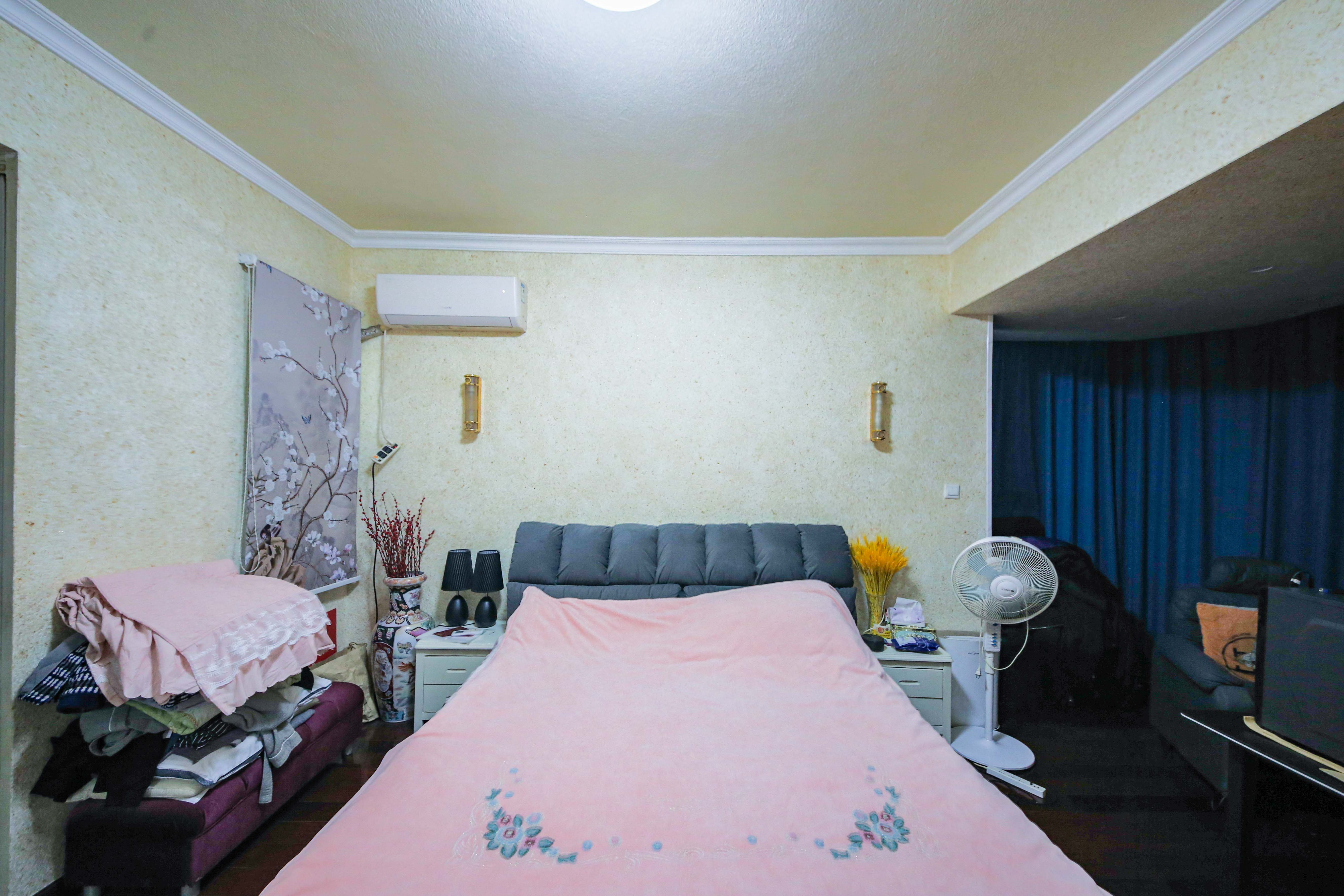 佳馨园  4室2厅2卫    238.0万 佳馨园  4室2厅2卫    238.0万卧室