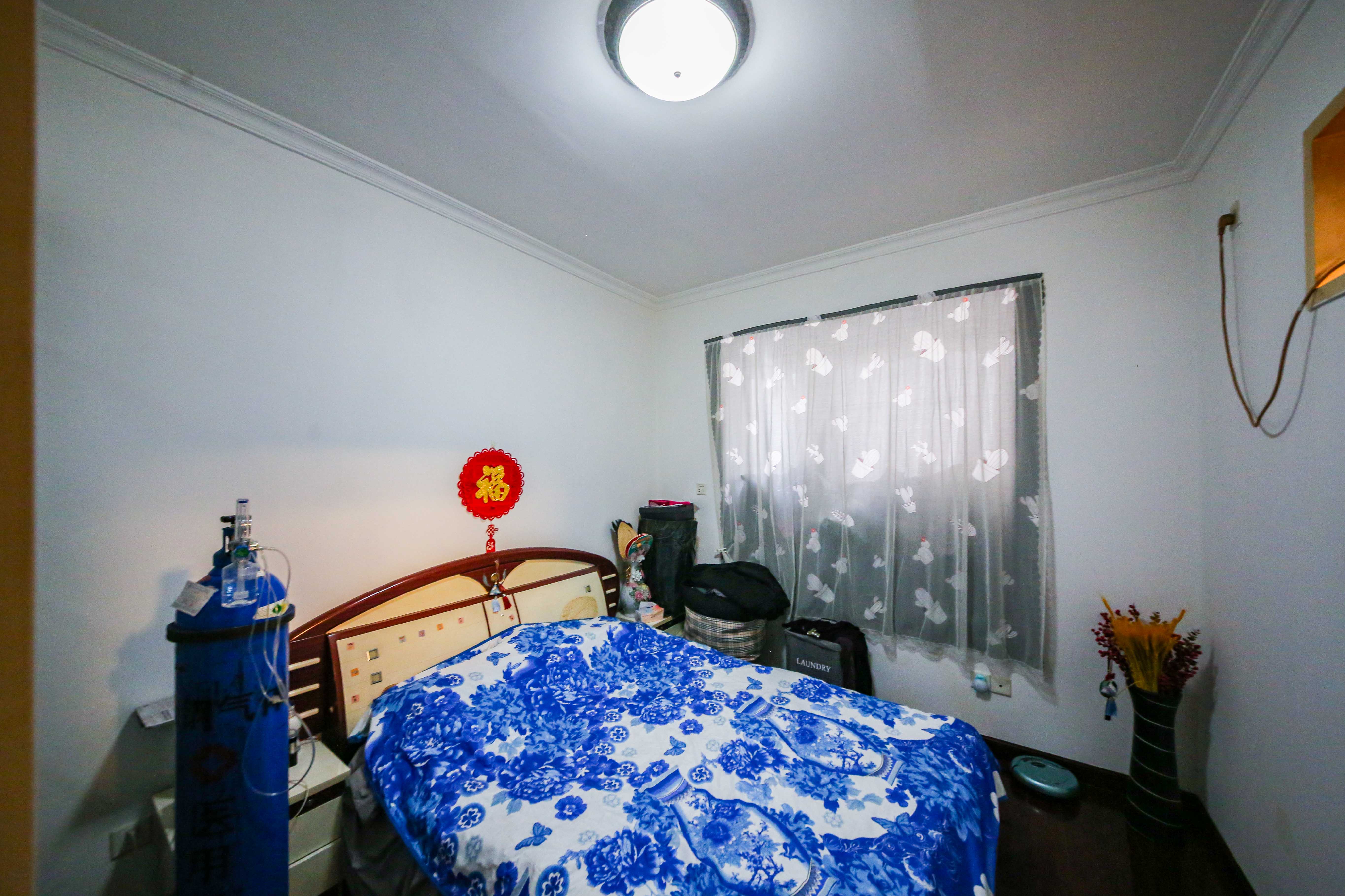 佳馨园  4室2厅2卫    238.0万 佳馨园  4室2厅2卫    238.0万卧室