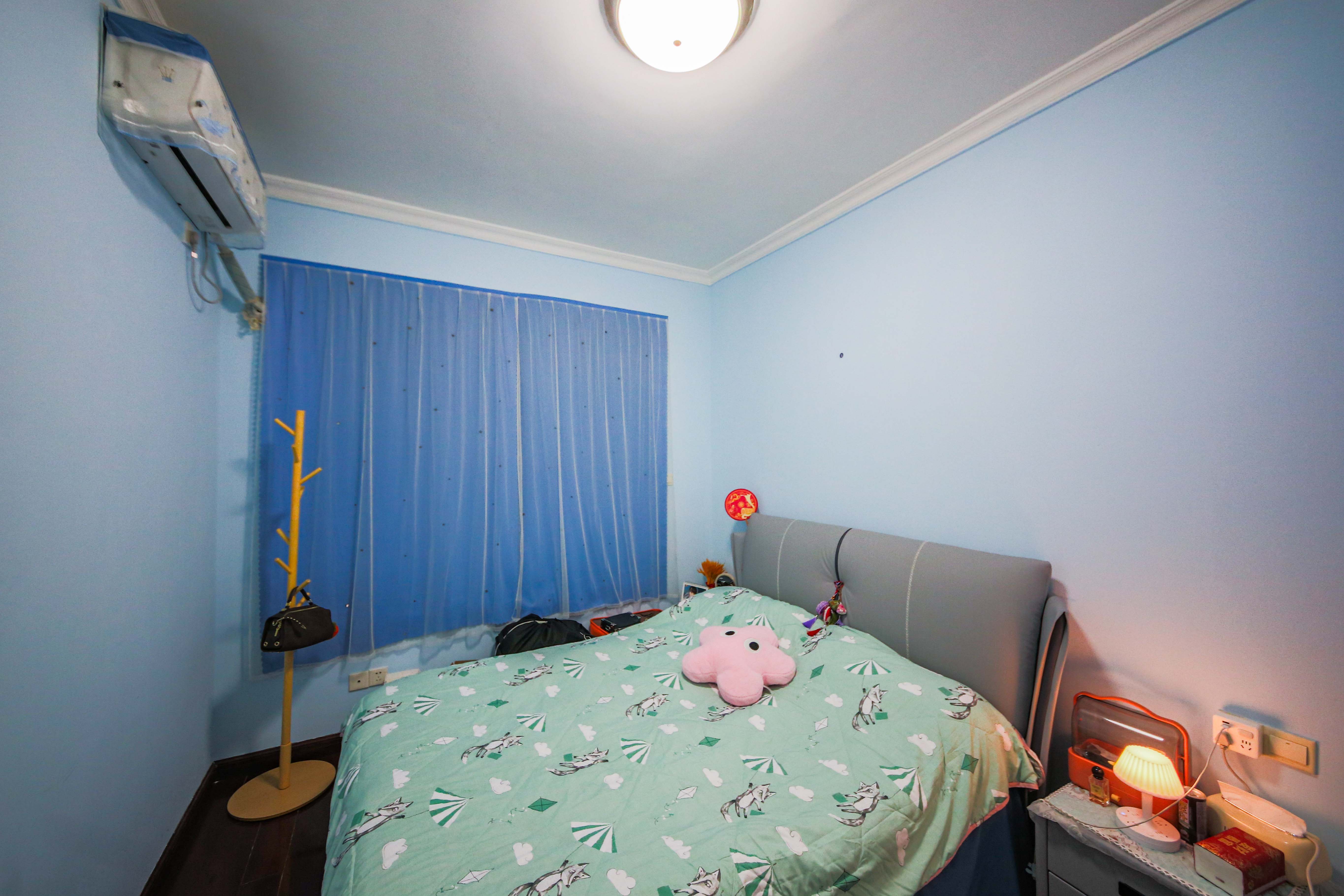 佳馨园  4室2厅2卫    238.0万 佳馨园  4室2厅2卫    238.0万卧室