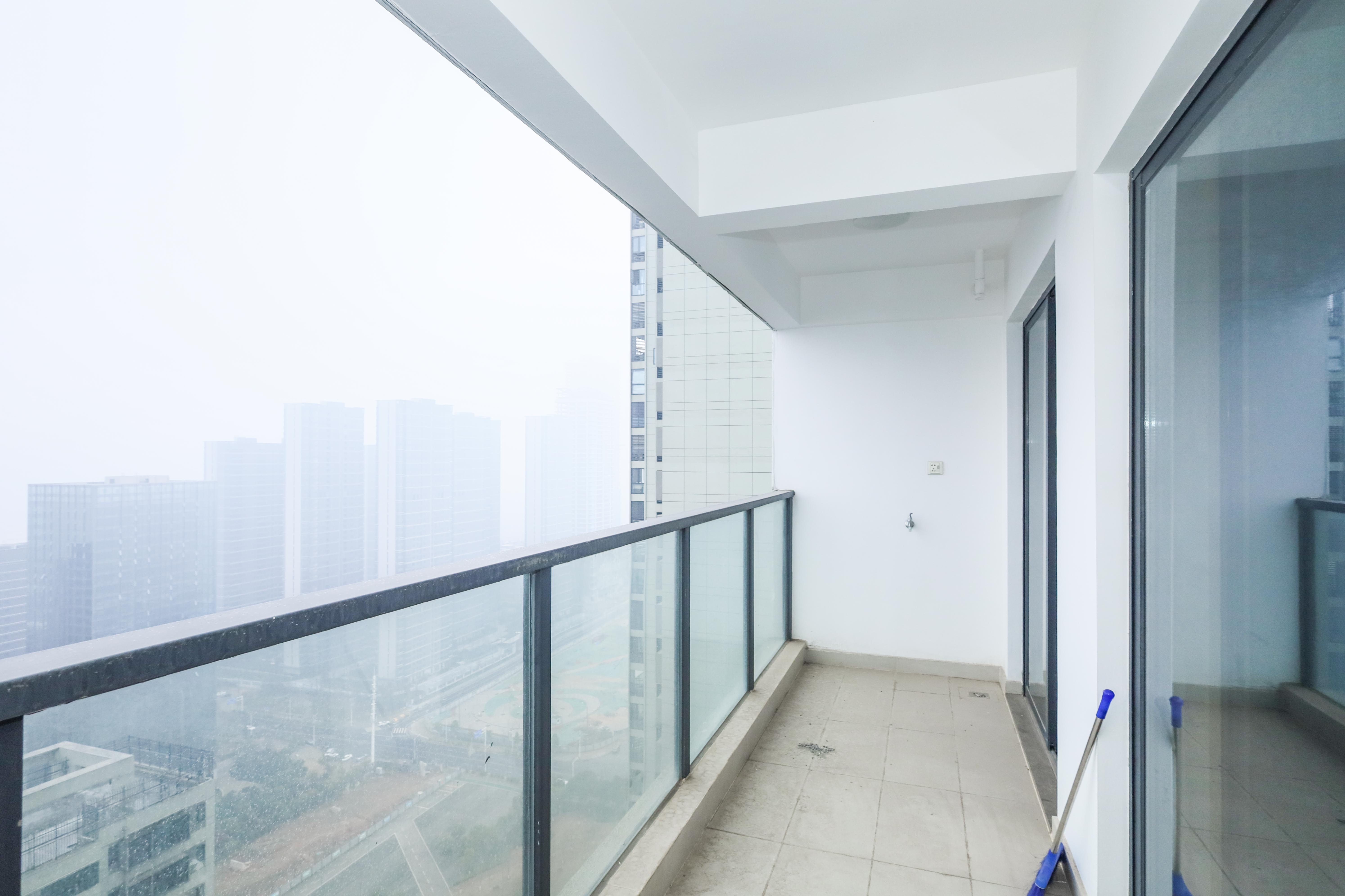 中国铁建湘语梅溪  3室2厅2卫   181.00万阳台