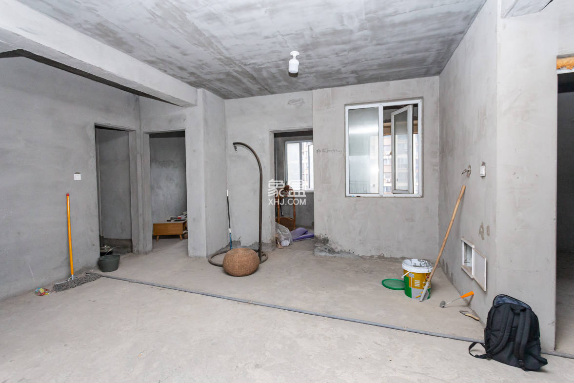 嘉宇银杉(嘉宇西苑) 4室2厅2卫 92.8万 嘉宇银杉(嘉宇西苑) 4室2厅2卫 92.8万客厅