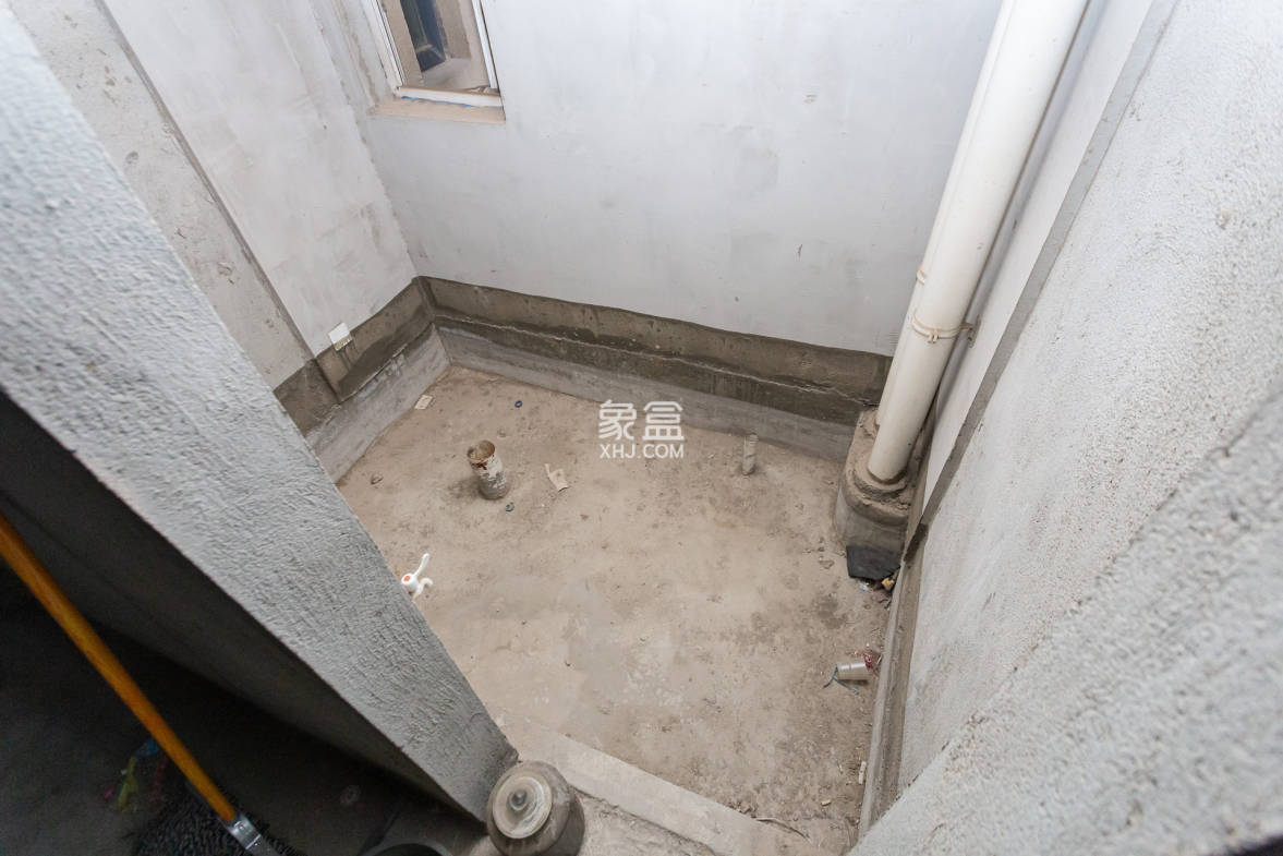 嘉宇银杉(嘉宇西苑) 4室2厅2卫 92.8万 嘉宇银杉(嘉宇西苑) 4室2厅2卫 92.8万卫生间