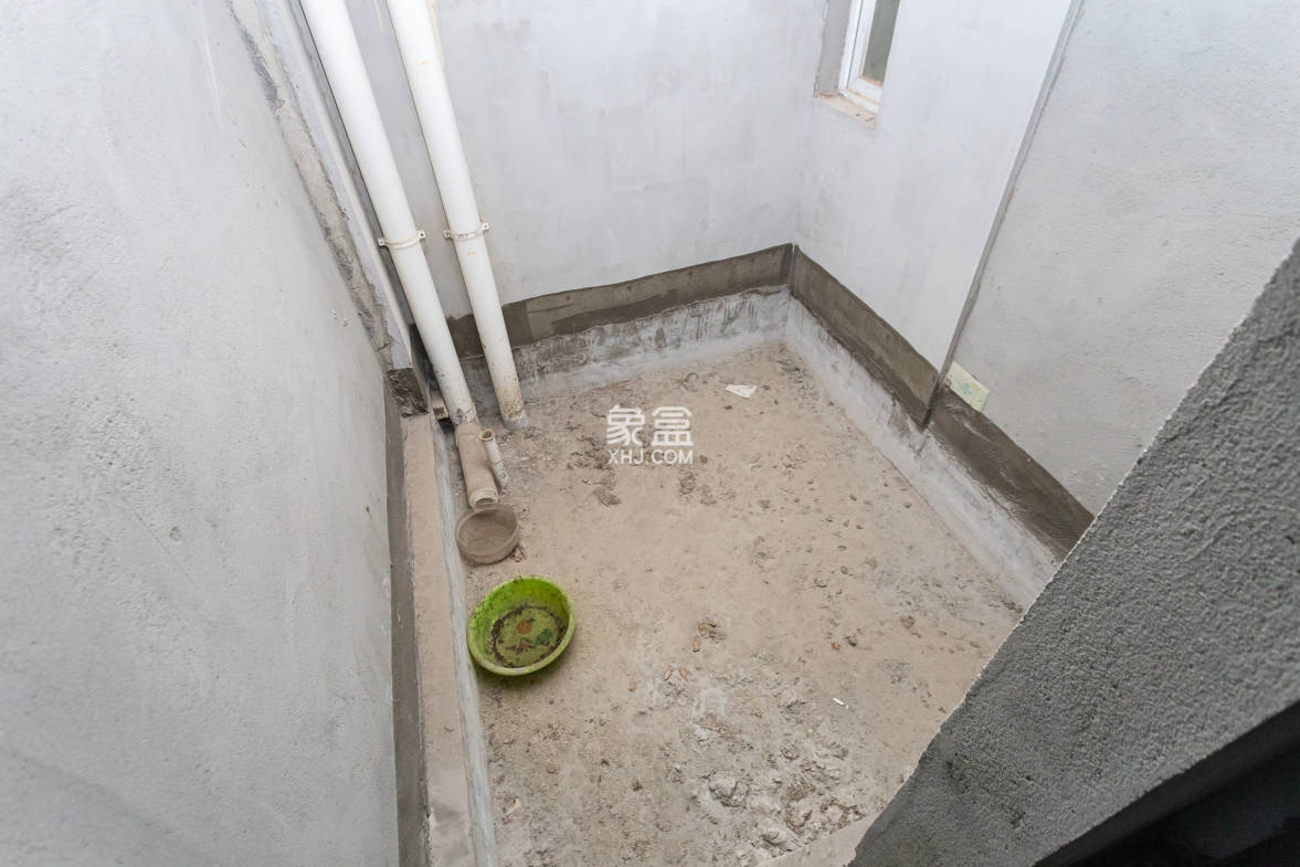 嘉宇银杉(嘉宇西苑) 4室2厅2卫 92.8万 嘉宇银杉(嘉宇西苑) 4室2厅2卫 92.8万卫生间