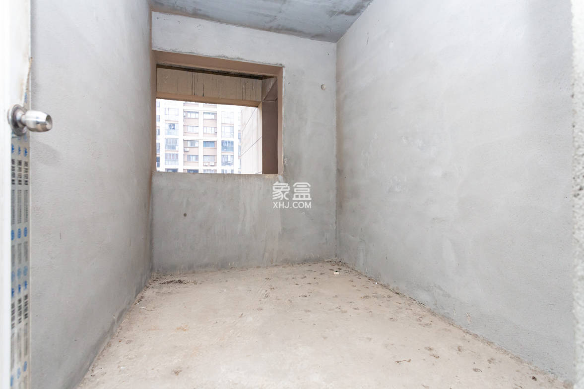 嘉宇银杉(嘉宇西苑) 4室2厅2卫 92.8万 嘉宇银杉(嘉宇西苑) 4室2厅2卫 92.8万卧室