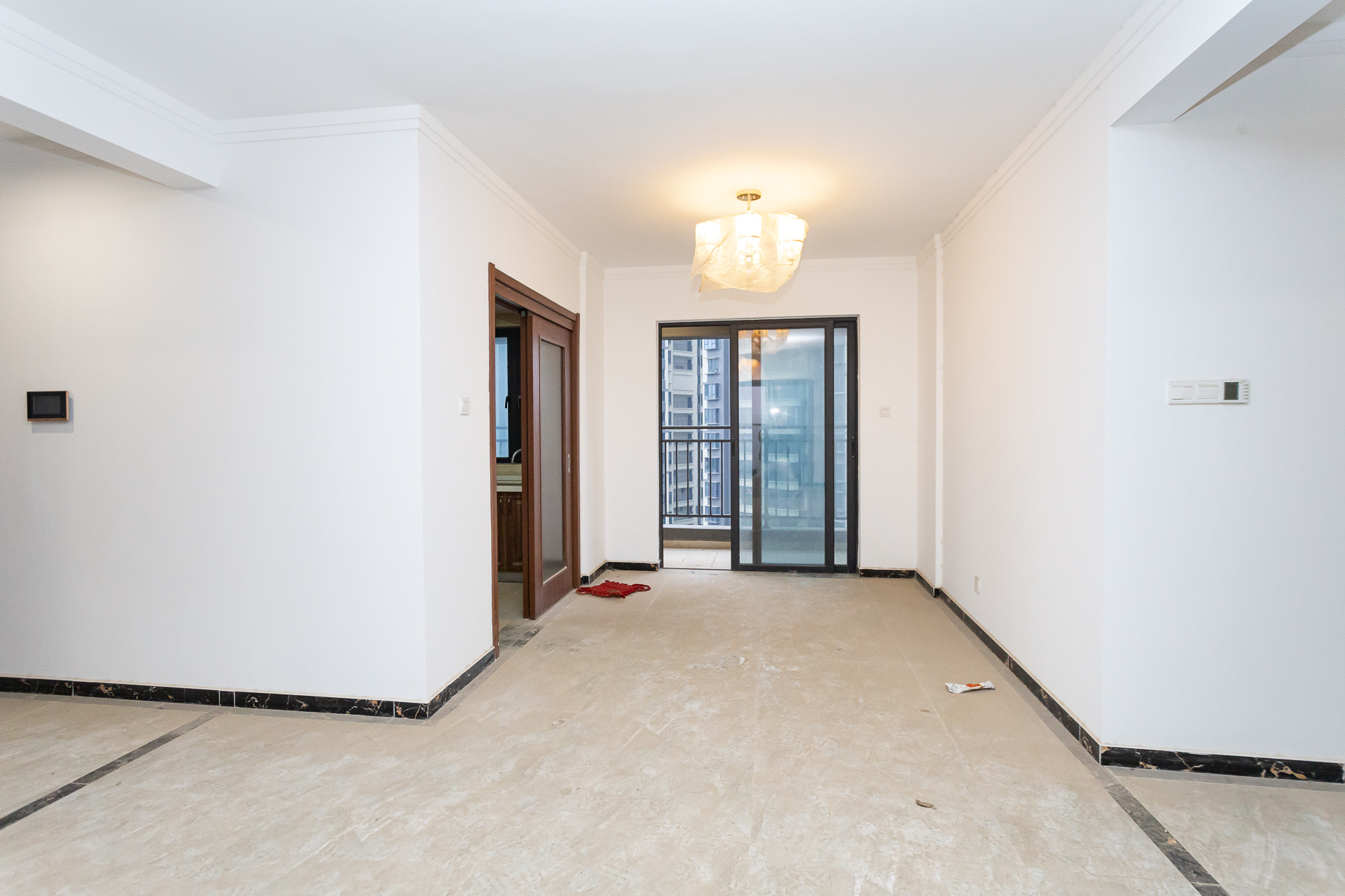 万润滨江天著  4室2厅2卫    145.0万 万润滨江天著  4室2厅2卫    145.0万客厅