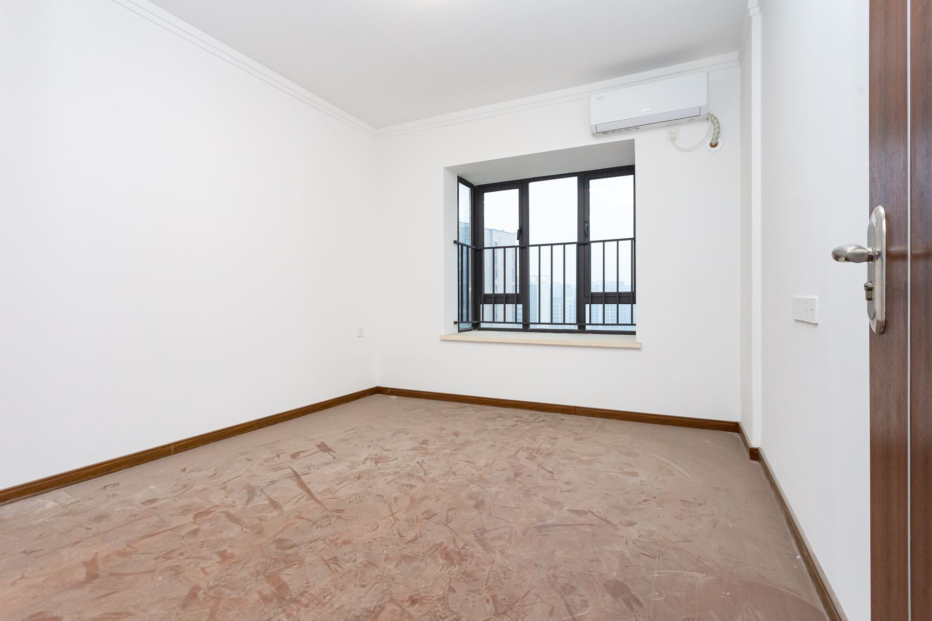 万润滨江天著  4室2厅2卫    145.0万 万润滨江天著  4室2厅2卫    145.0万卧室