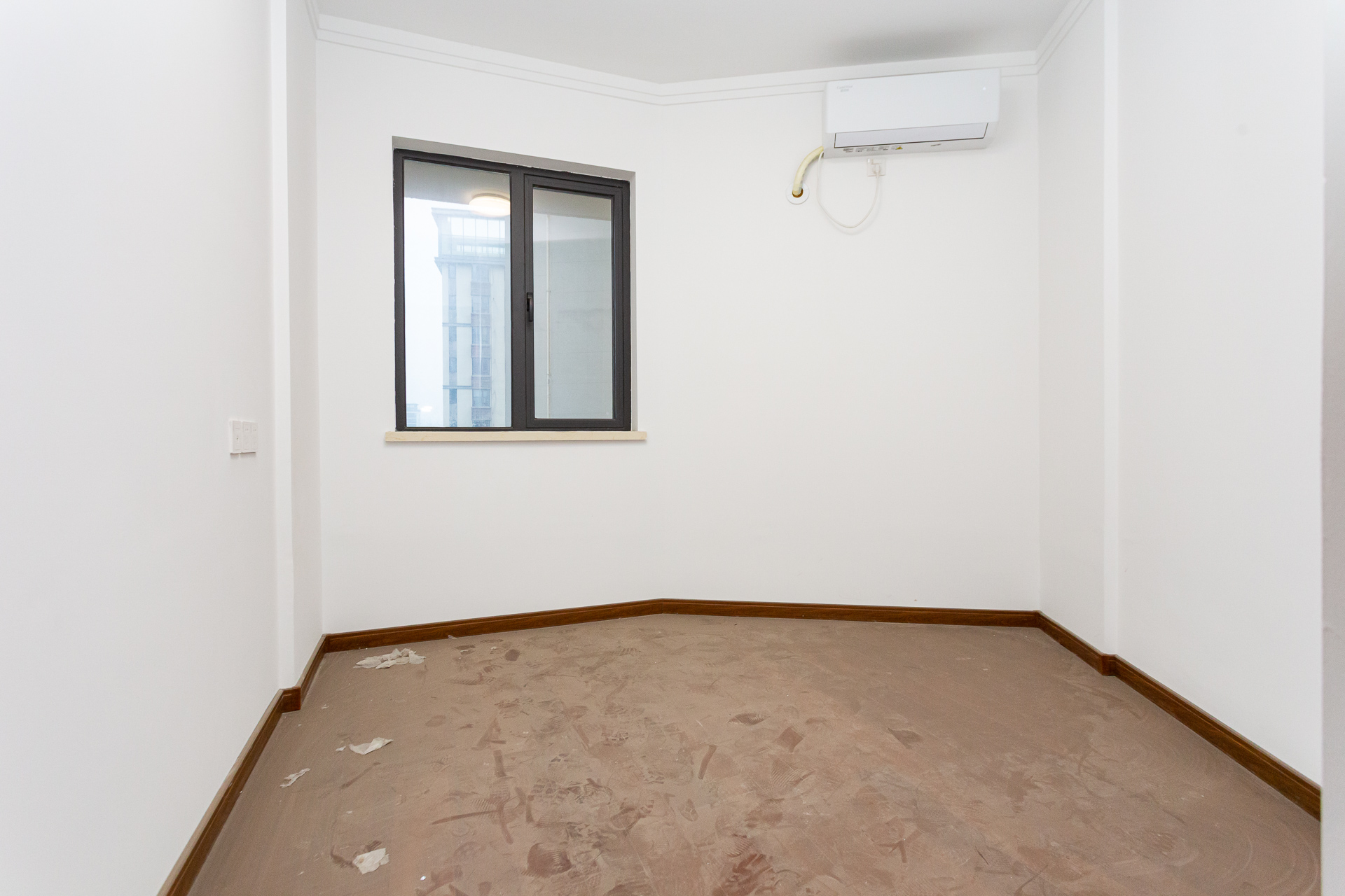 万润滨江天著  4室2厅2卫    145.0万 万润滨江天著  4室2厅2卫    145.0万卧室