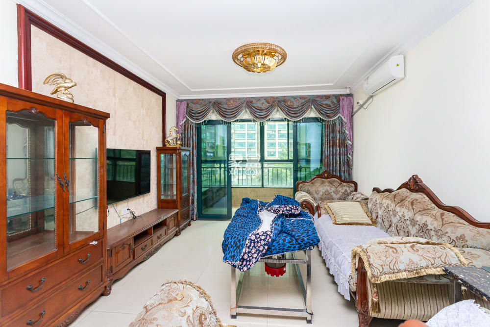 恒大名都  3室2厅2卫    110.0万