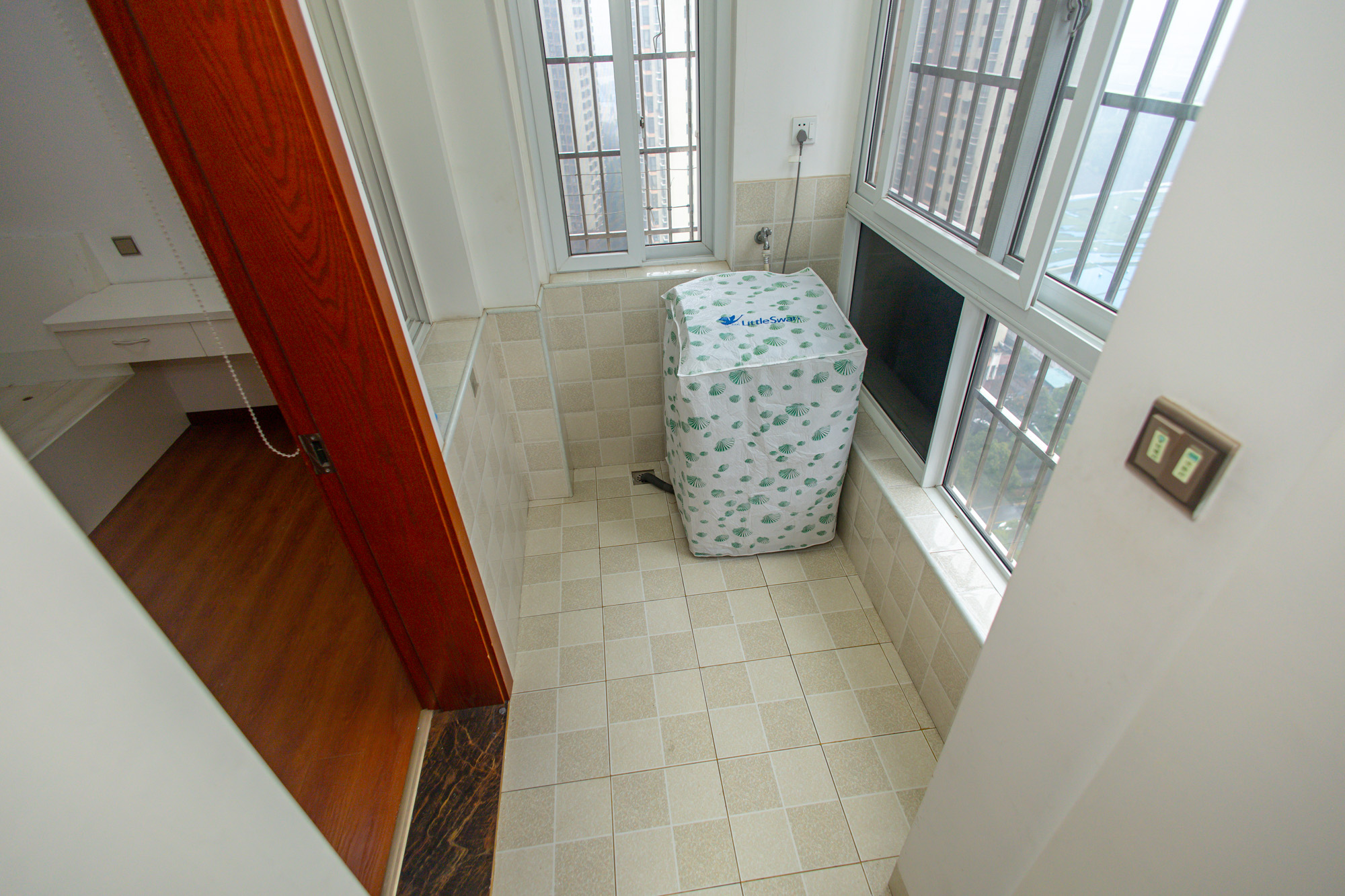 楚天世纪城西苑  3室2厅2卫    67.5万 楚天世纪城西苑  3室2厅2卫    67.5万其他