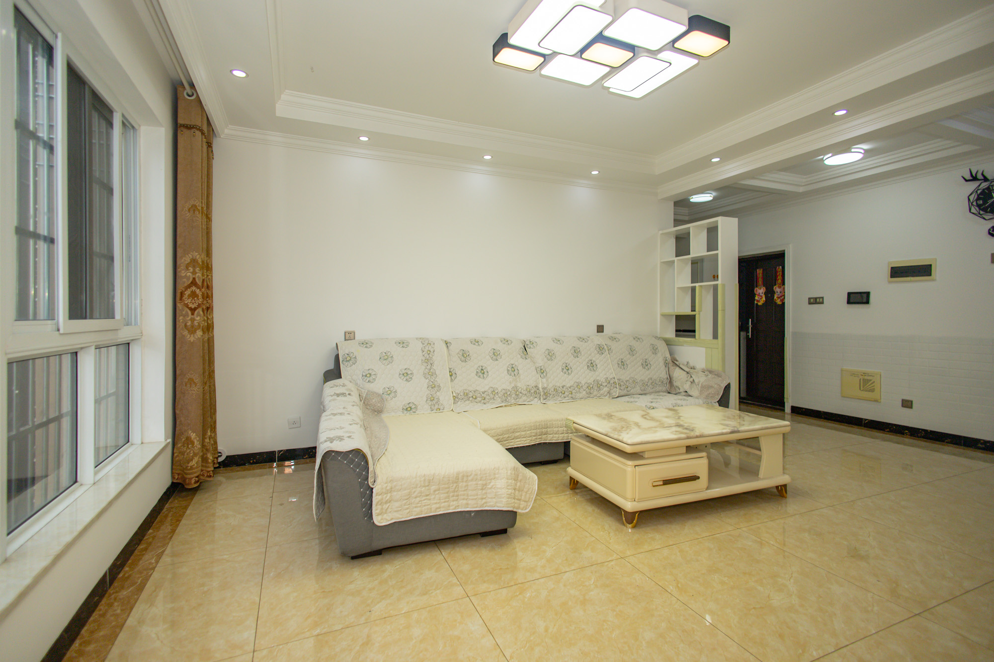 楚天世纪城西苑  3室2厅2卫    67.5万 楚天世纪城西苑  3室2厅2卫    67.5万客厅