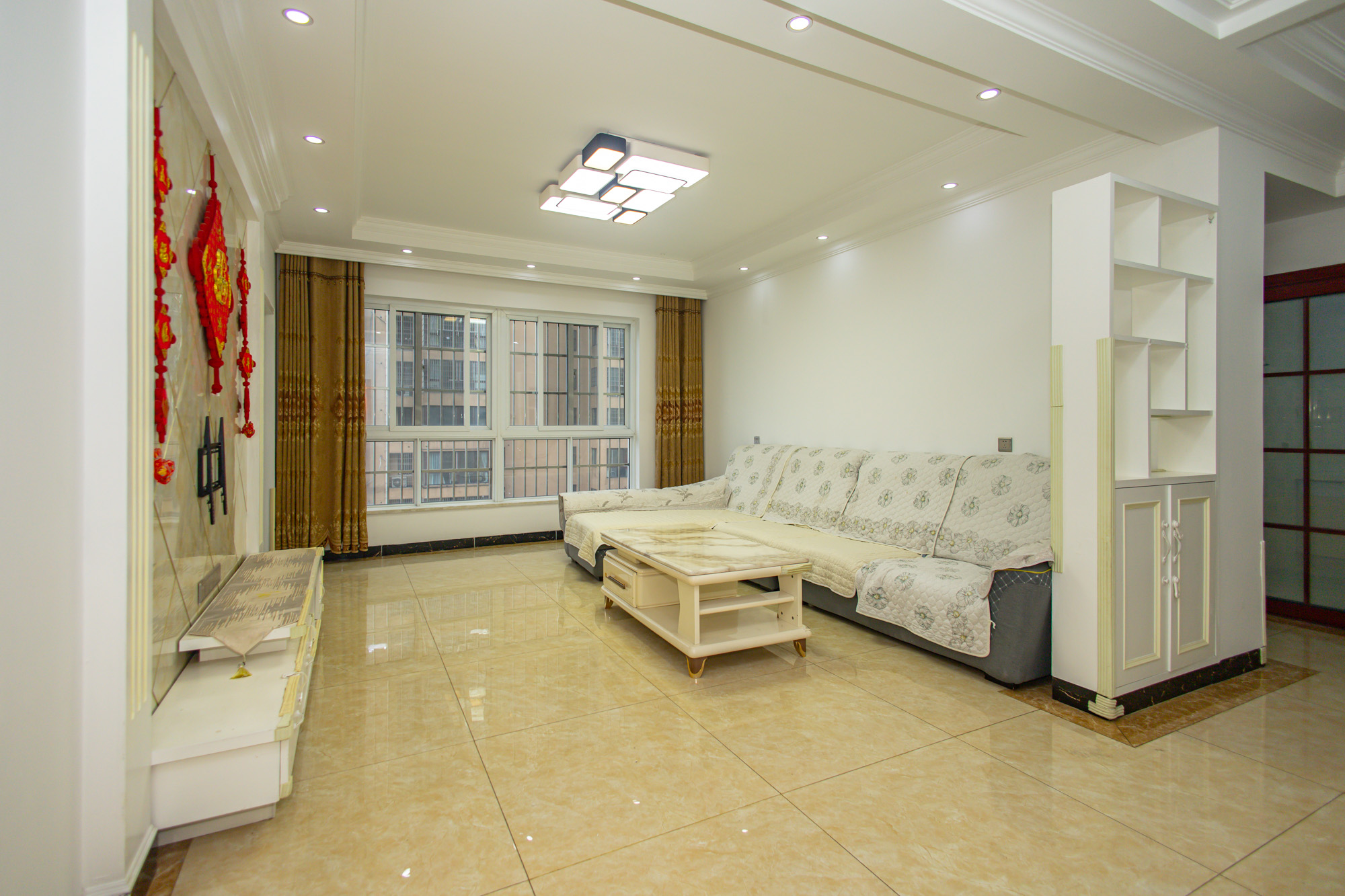 楚天世纪城西苑  3室2厅2卫    67.5万 楚天世纪城西苑  3室2厅2卫    67.5万客厅