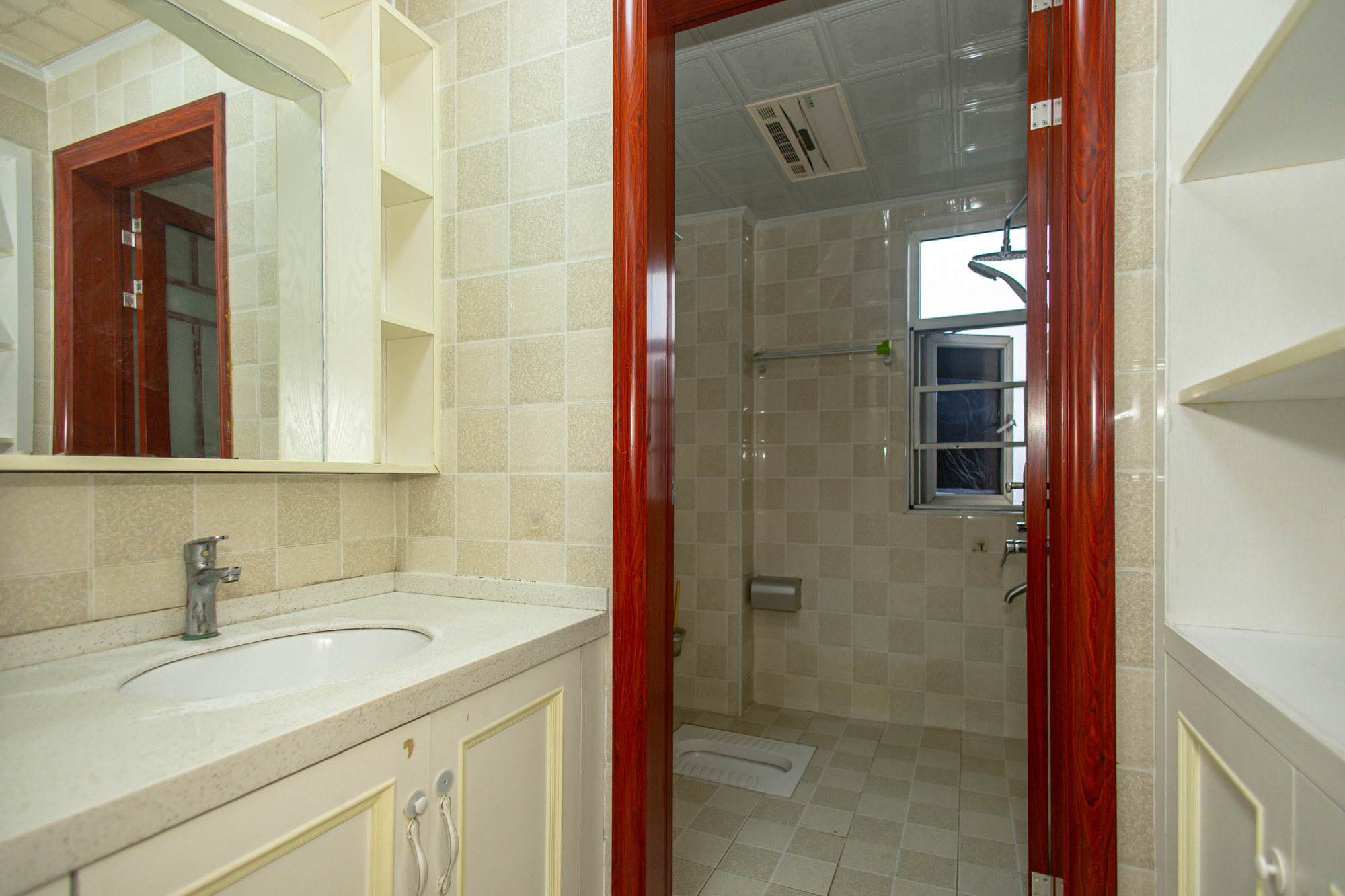 楚天世纪城西苑  3室2厅2卫    67.5万 楚天世纪城西苑  3室2厅2卫    67.5万卫生间