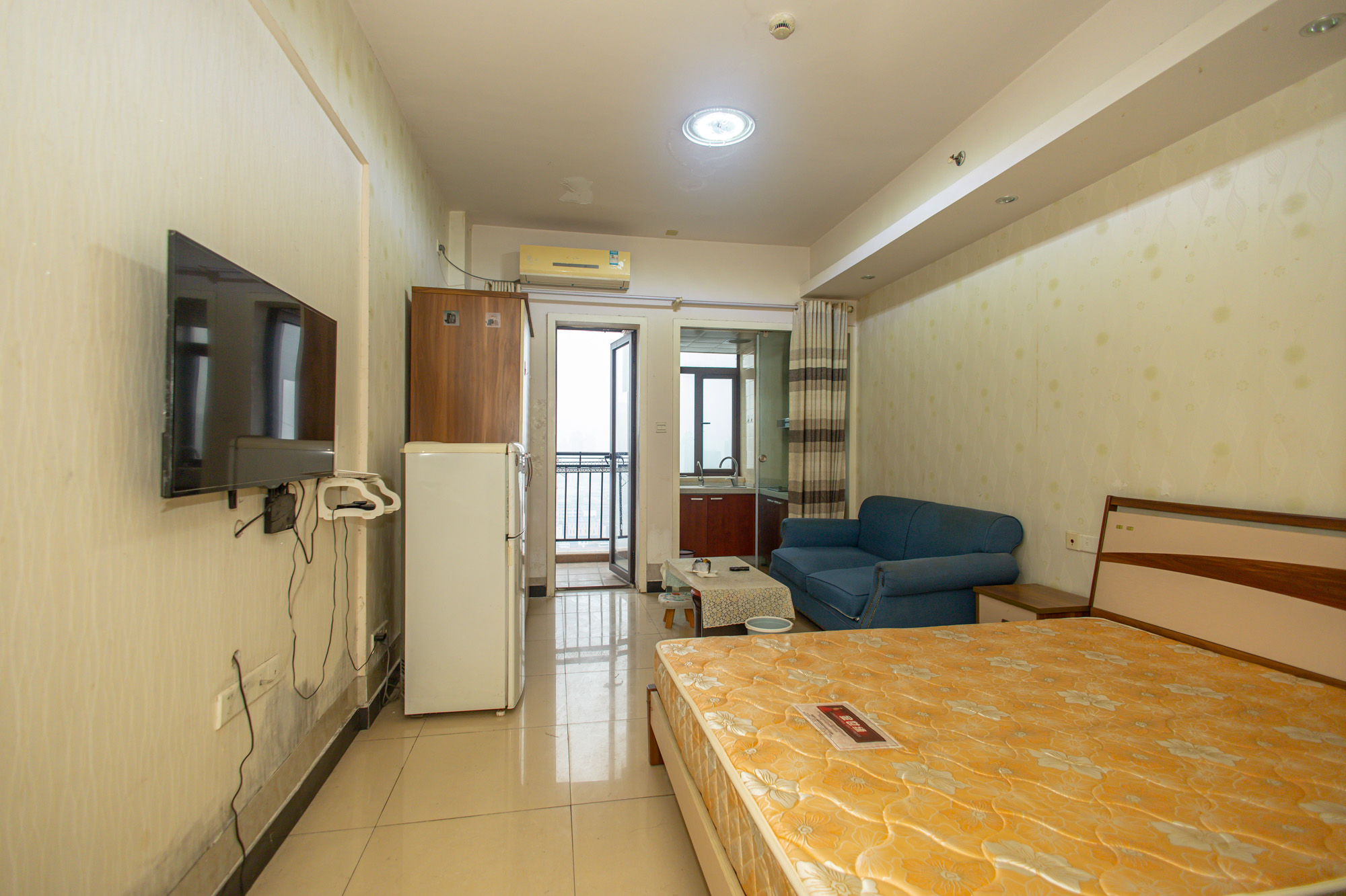 水岸世景  1室1厅1卫    18.8万 水岸世景  1室1厅1卫    18.8万客厅