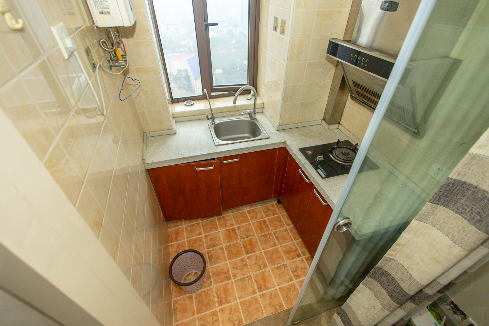 水岸世景  1室1厅1卫    18.8万 水岸世景  1室1厅1卫    18.8万厨房