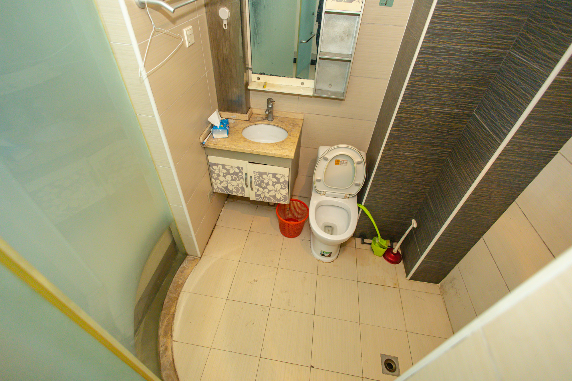 水岸世景  1室1厅1卫    18.8万 水岸世景  1室1厅1卫    18.8万卫生间