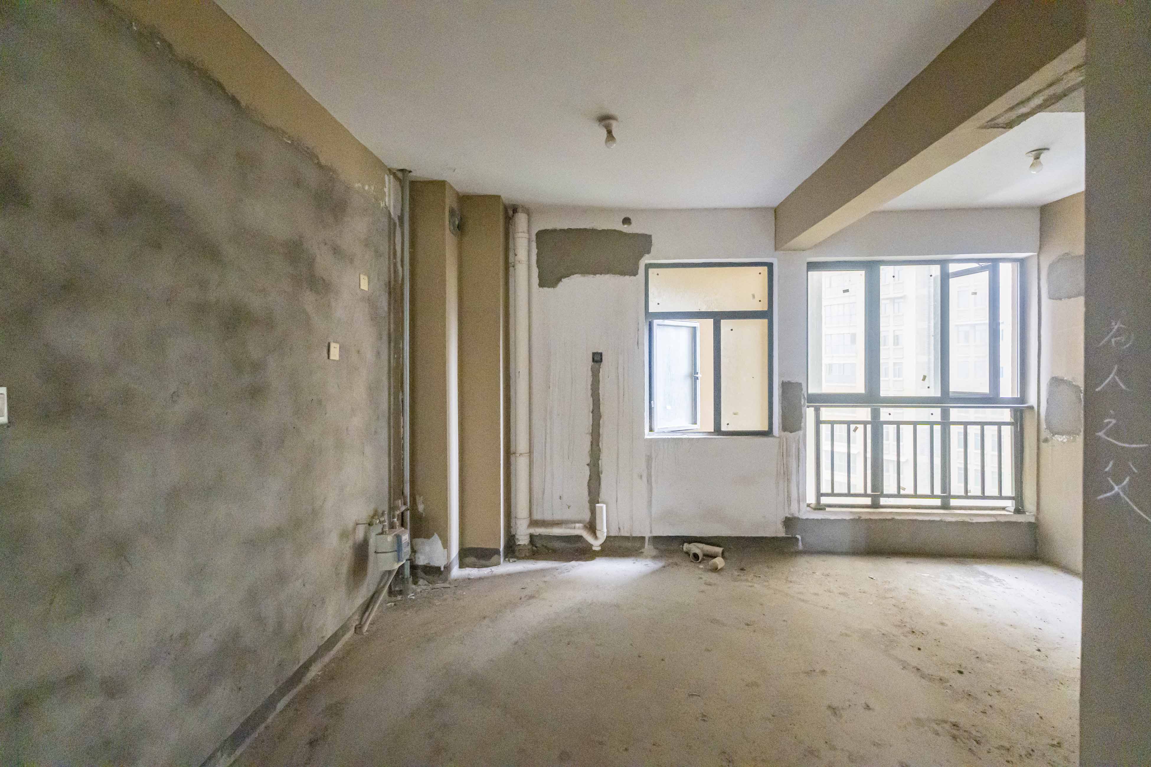 悦湖山  5室2厅2卫    118.0万 悦湖山  5室2厅2卫    118.0万厨房