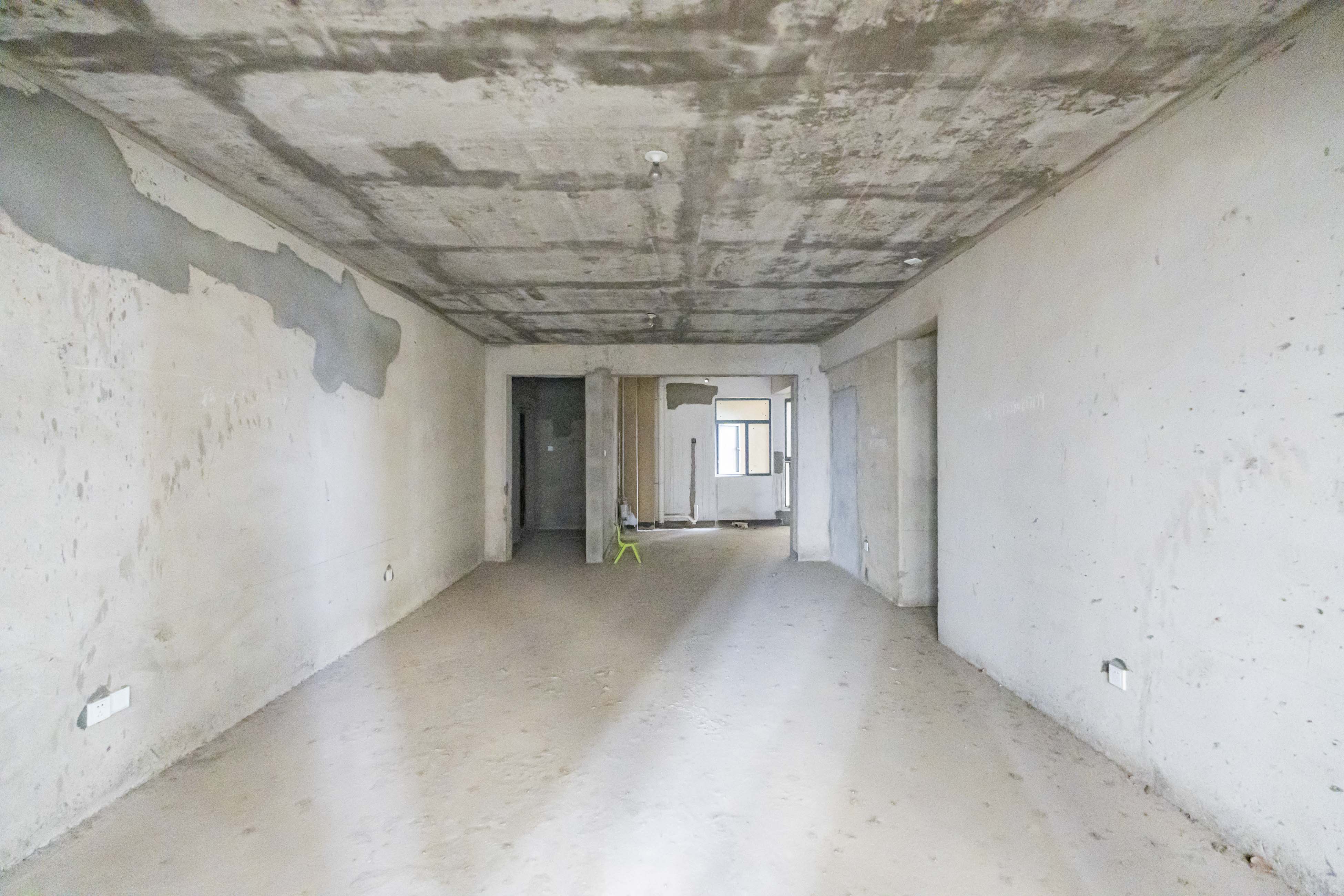 悦湖山  5室2厅2卫    118.0万 悦湖山  5室2厅2卫    118.0万客厅