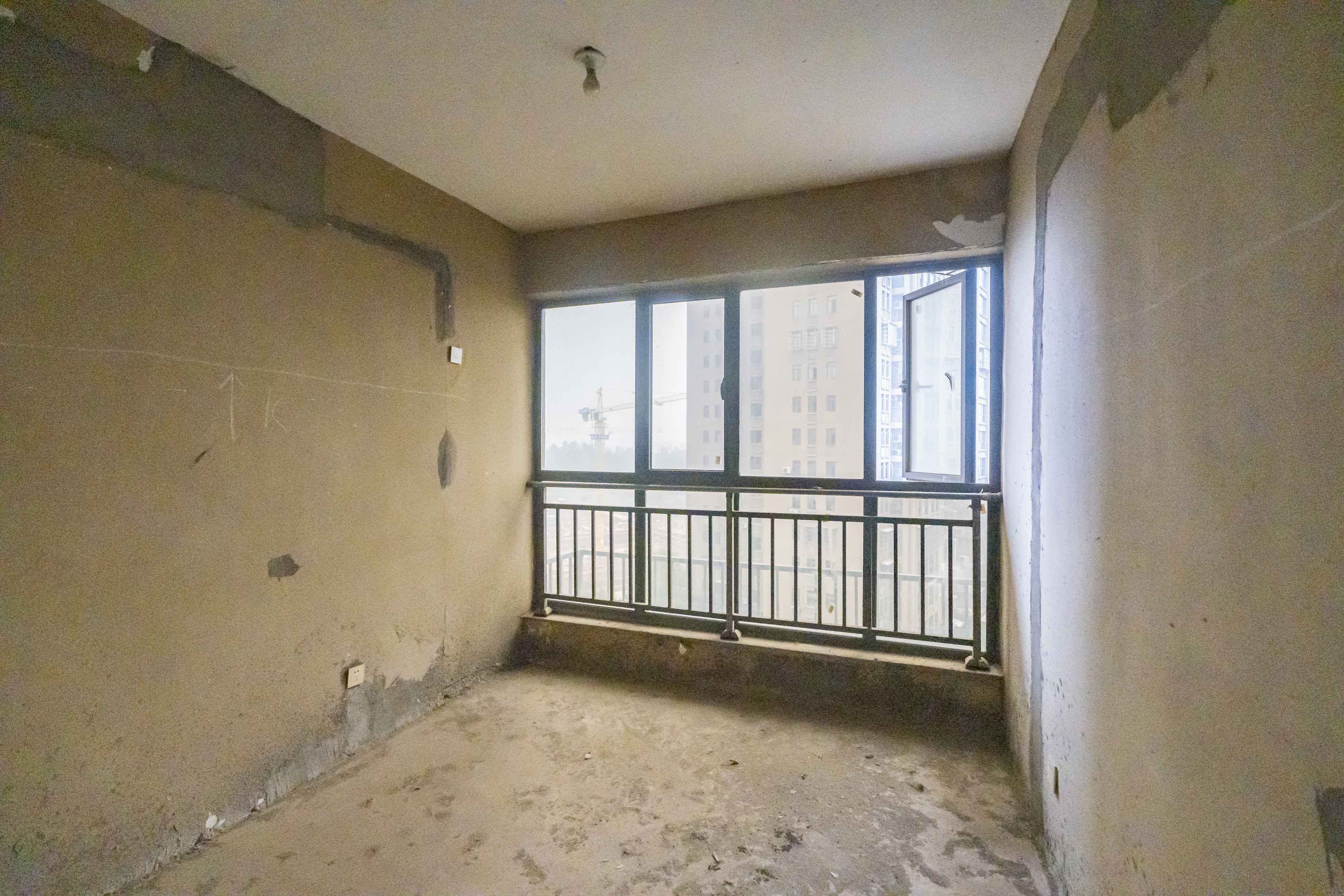 悦湖山  5室2厅2卫    118.0万 悦湖山  5室2厅2卫    118.0万卧室