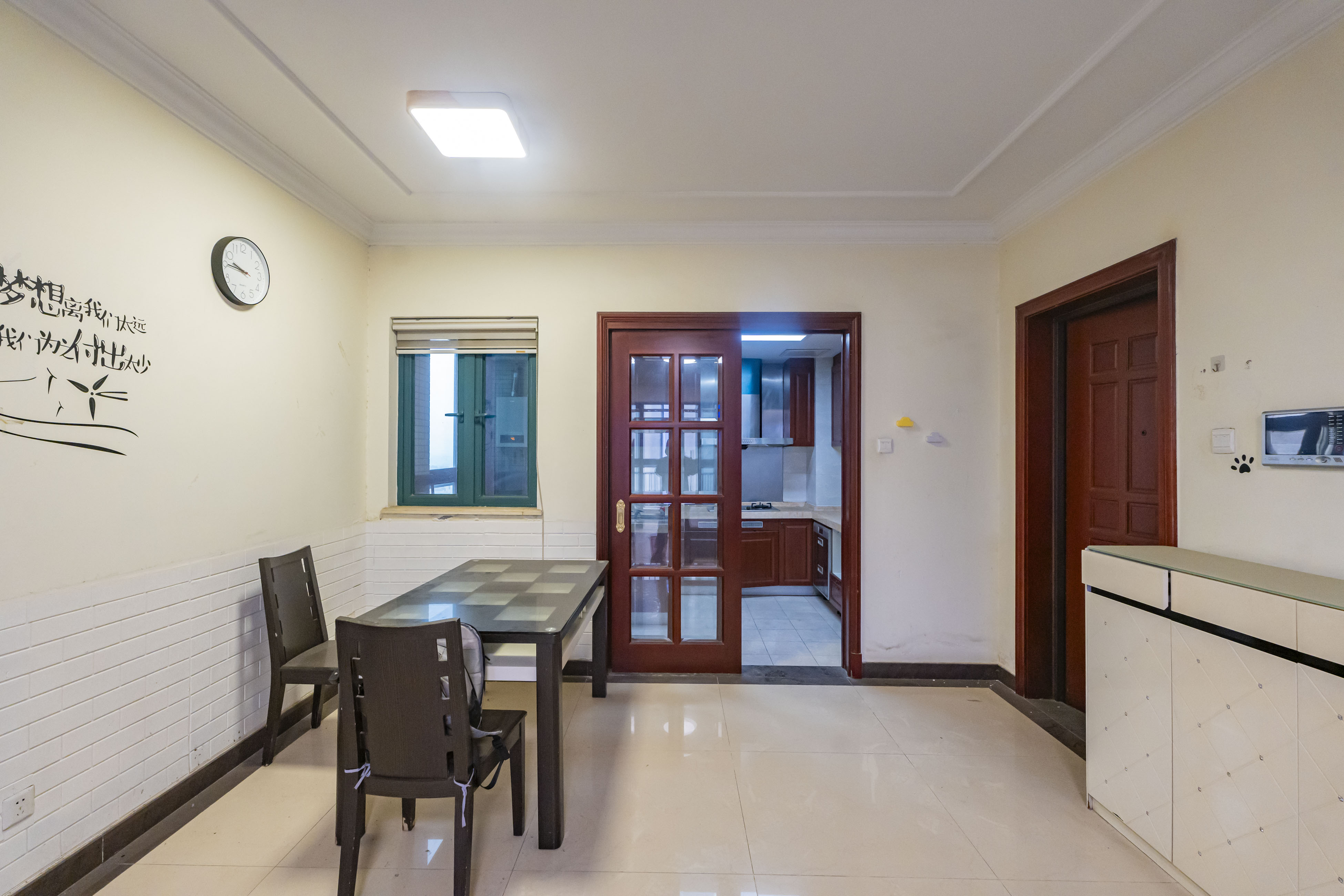 恒大雅苑  3室2厅1卫    85.0万 恒大雅苑  3室2厅1卫    85.0万客厅