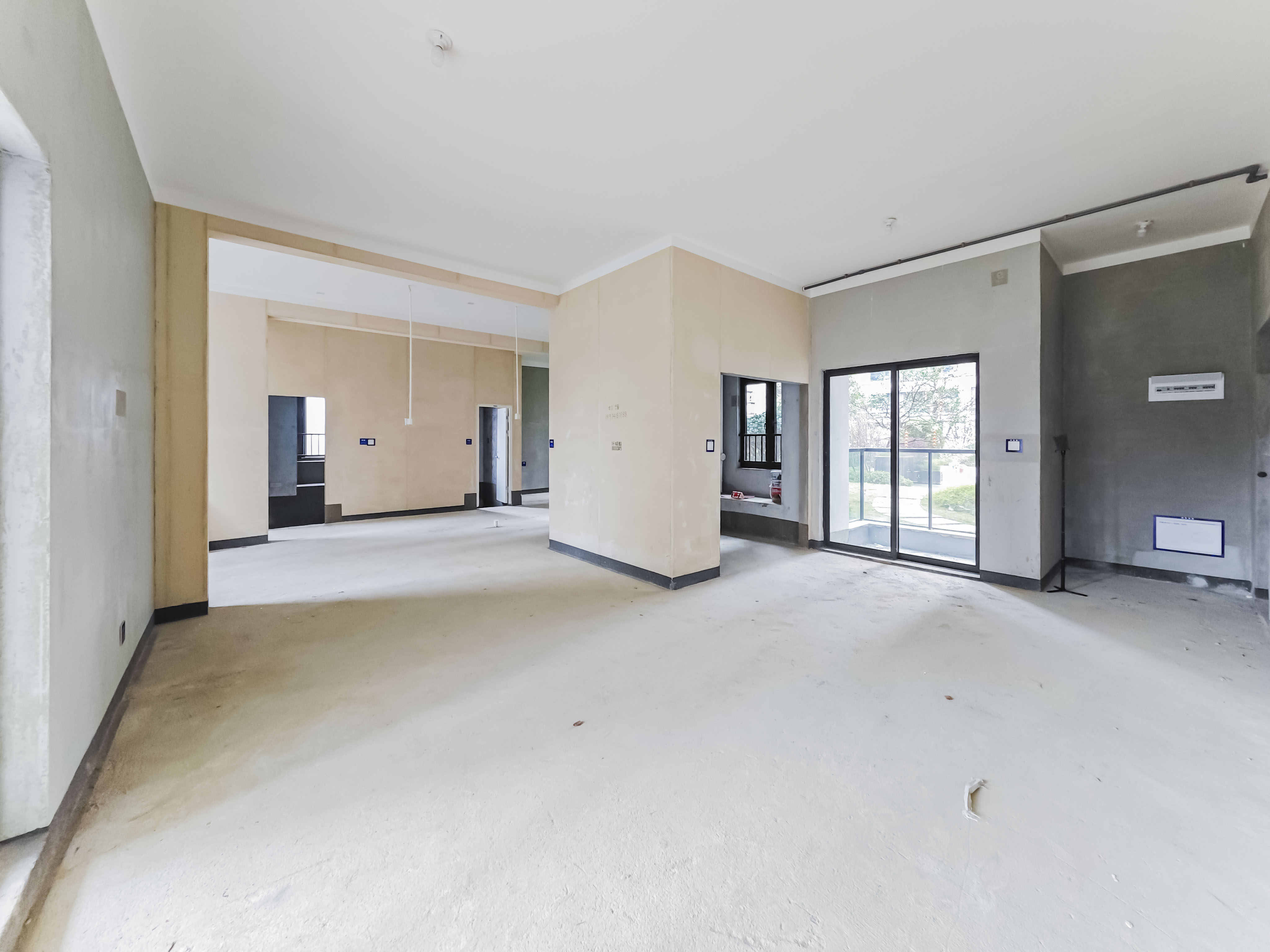 建发玖洲观澜  4室2厅2卫   180.00万其他