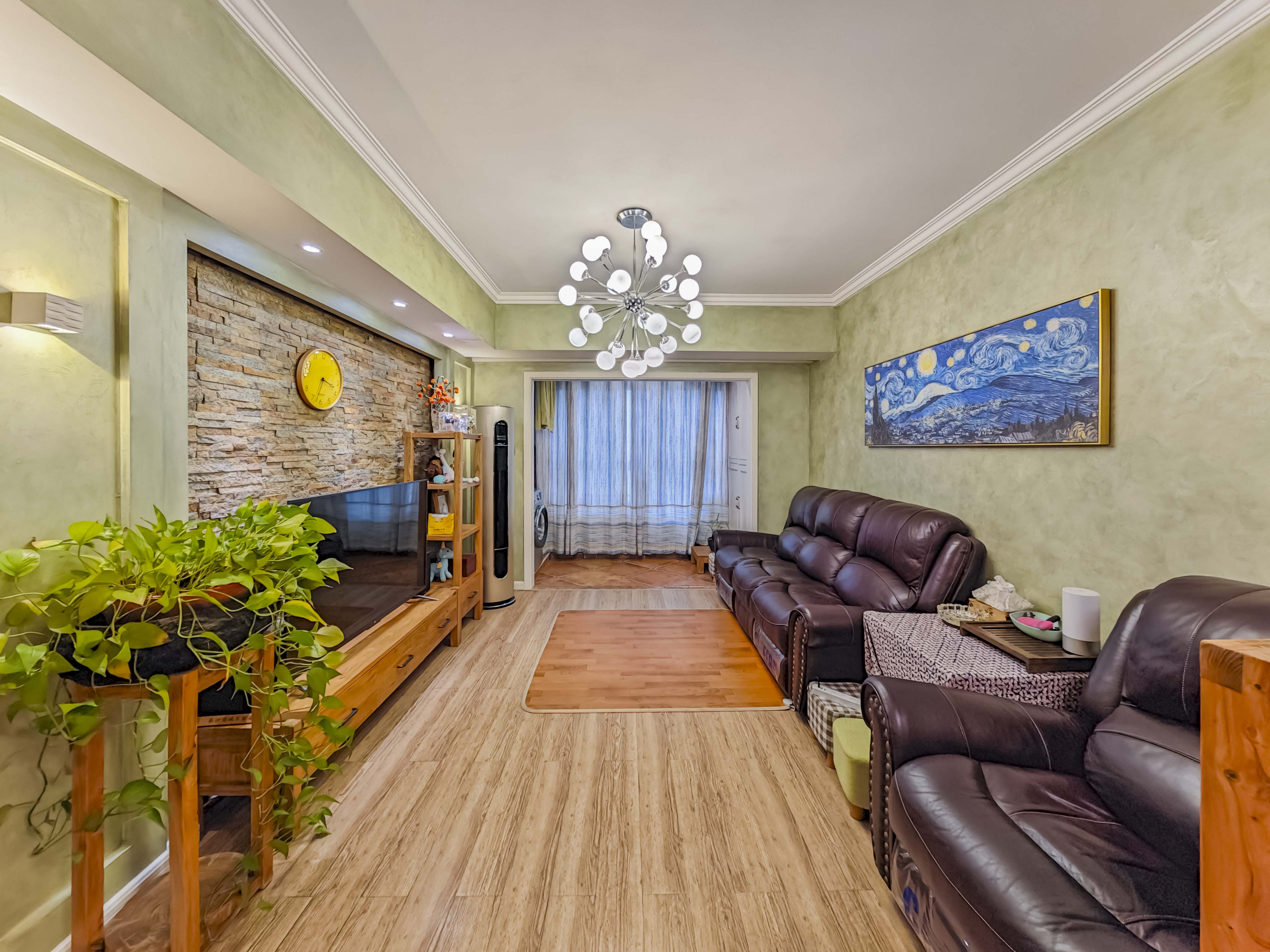 香樟兰亭(朗峰苑) 3室2厅1卫 98.0万 香樟兰亭(朗峰苑) 3室2厅1卫 98.0万客厅