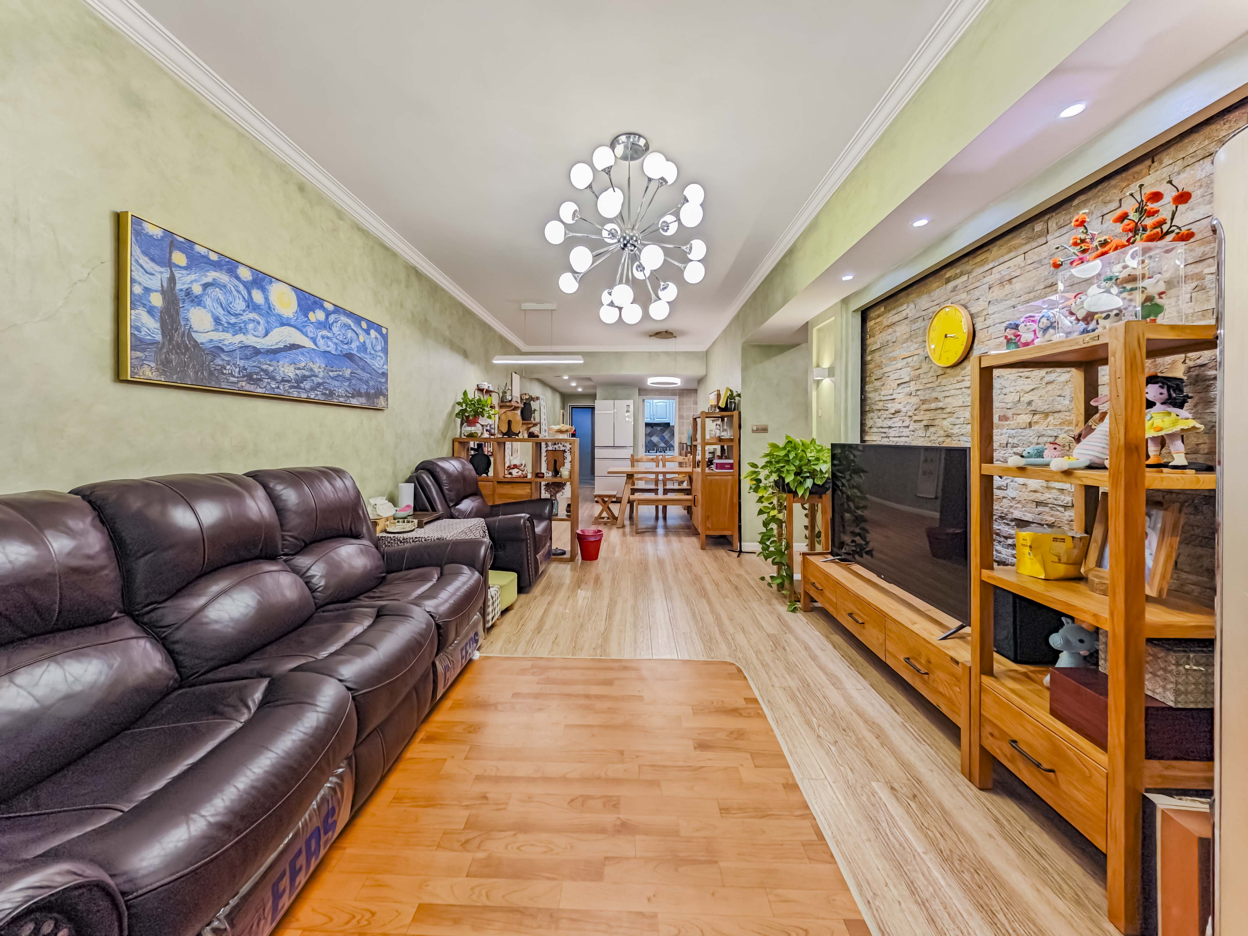 香樟兰亭(朗峰苑) 3室2厅1卫 98.0万 香樟兰亭(朗峰苑) 3室2厅1卫 98.0万客厅