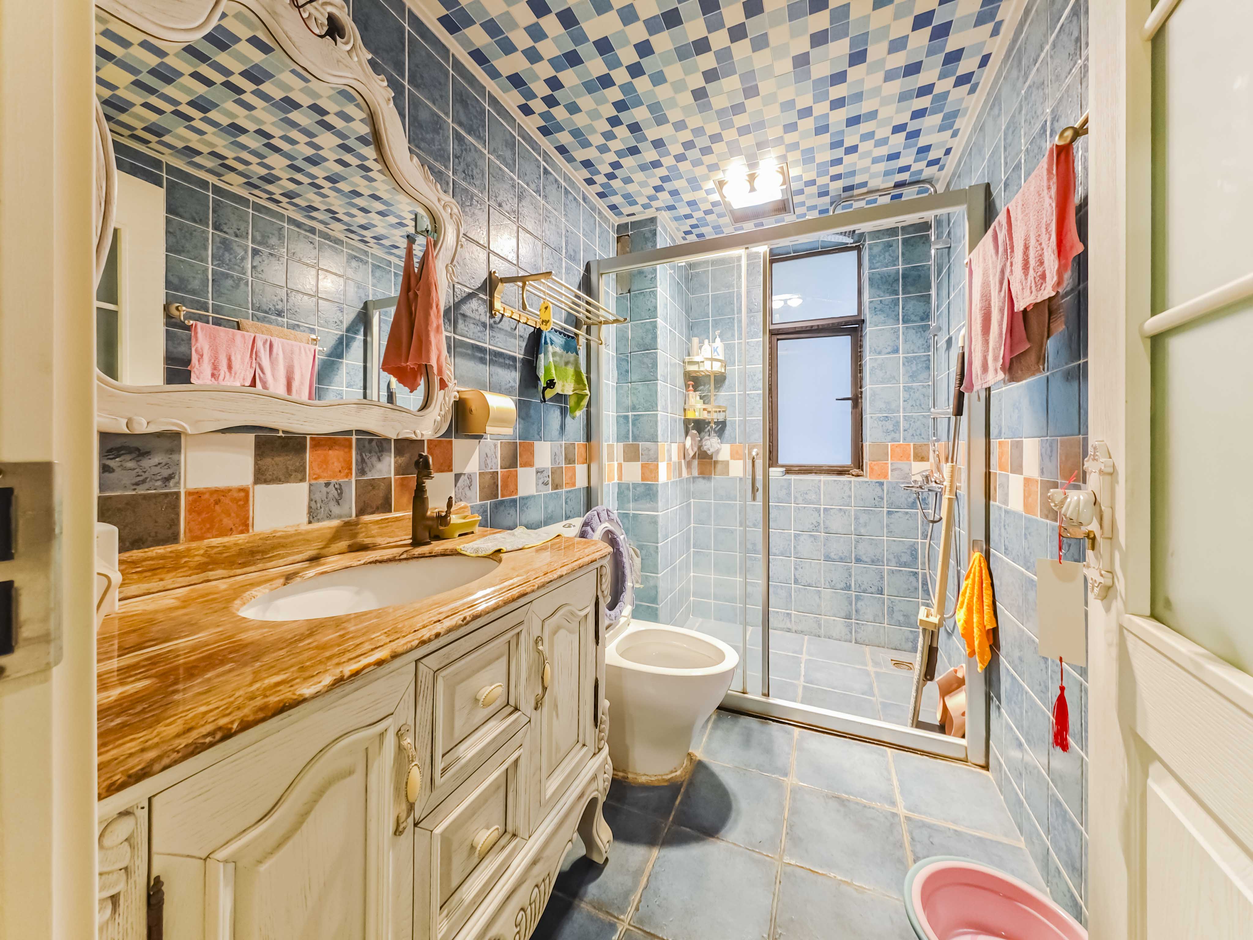 香樟兰亭(朗峰苑) 3室2厅1卫 98.0万 香樟兰亭(朗峰苑) 3室2厅1卫 98.0万卫生间