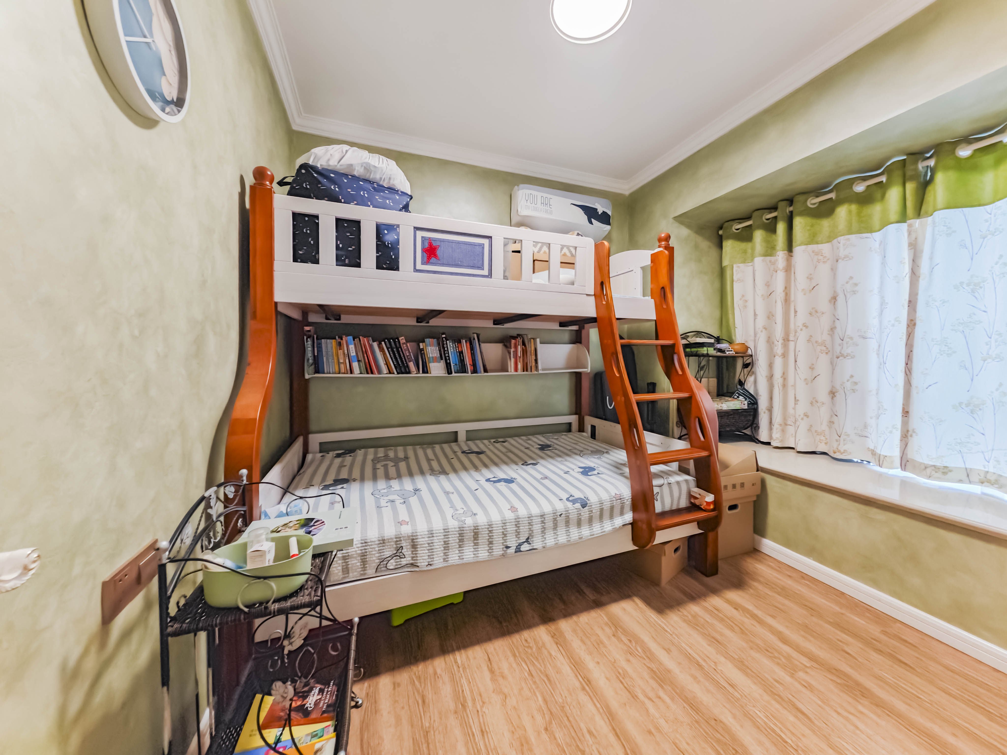 香樟兰亭(朗峰苑) 3室2厅1卫 98.0万 香樟兰亭(朗峰苑) 3室2厅1卫 98.0万卧室