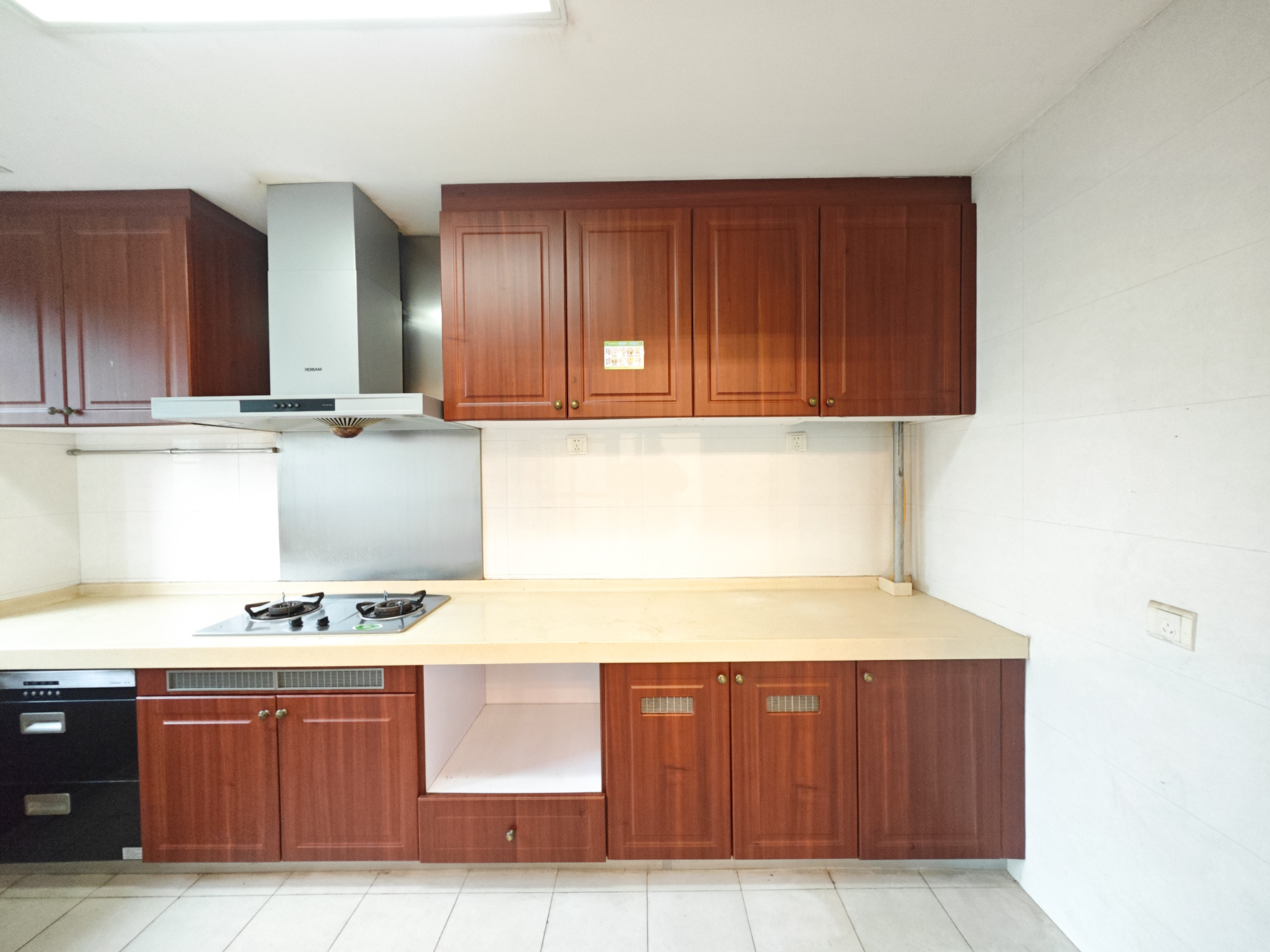 恒大城 5室2厅2卫 132.0万 恒大城 5室2厅2卫 132.0万厨房