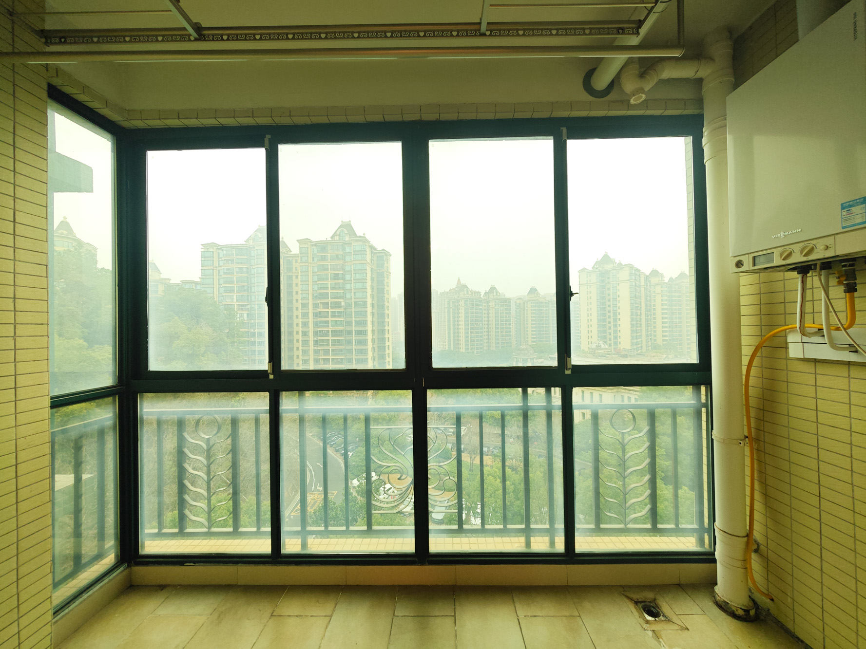 恒大城 5室2厅2卫 132.0万 恒大城 5室2厅2卫 132.0万阳台