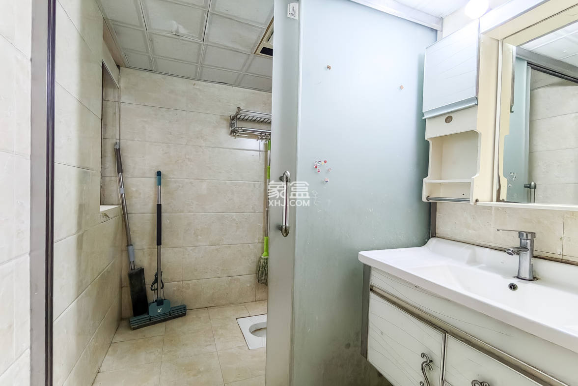 申湘宽境  2室2厅1卫    65.0万 申湘宽境  2室2厅1卫    65.0万卫生间