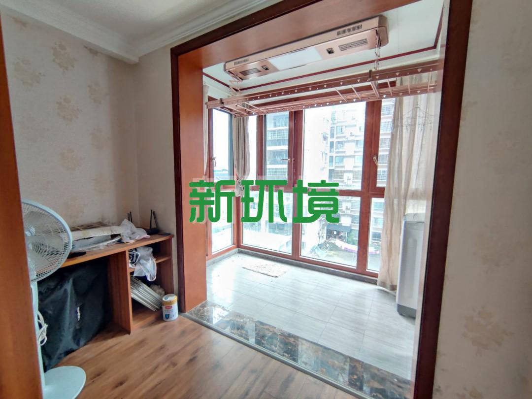 维港十字街  4室2厅2卫   125.00万客厅