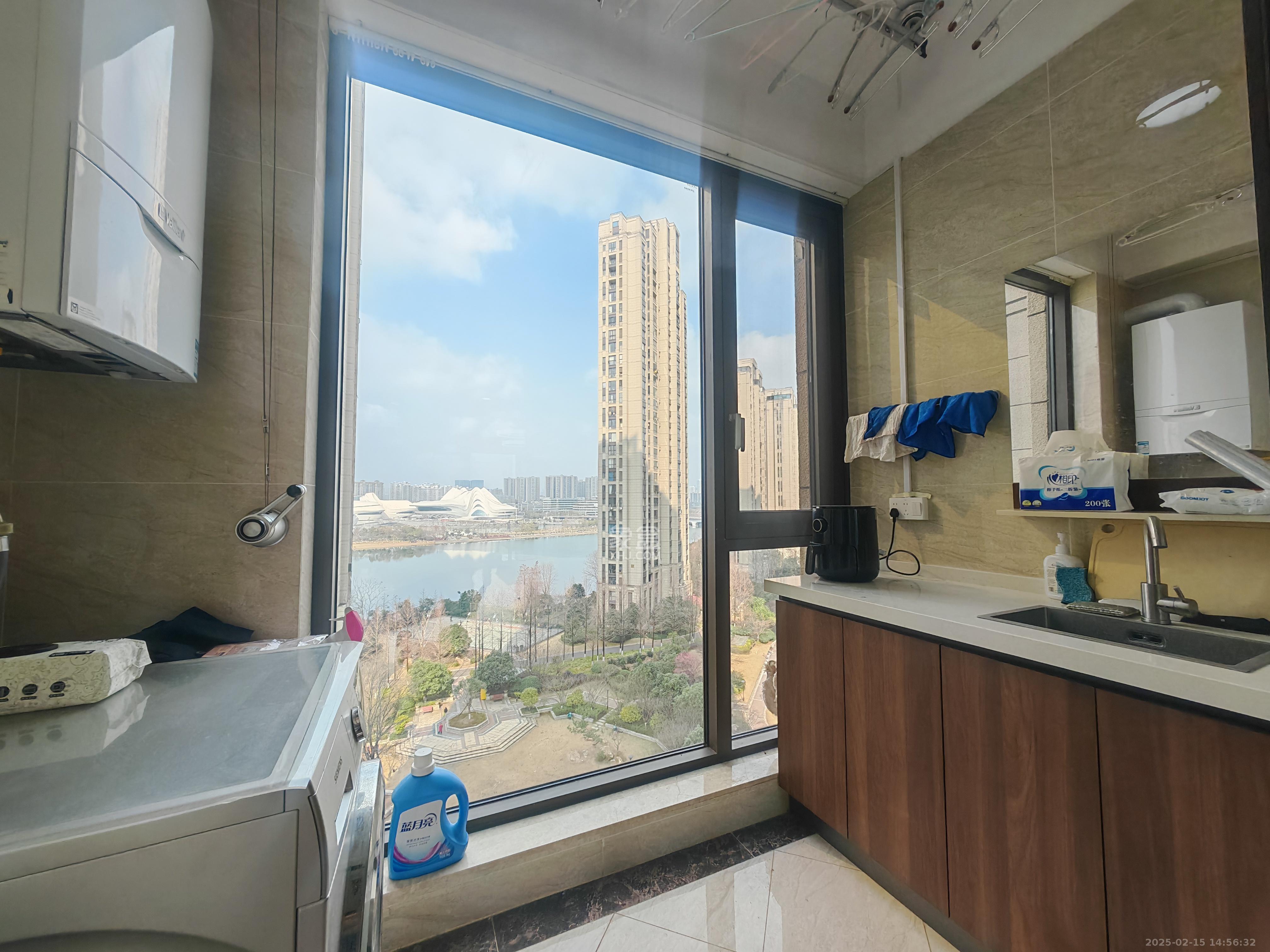 金茂梅溪湖  3室2厅2卫    8500.0元/月 金茂梅溪湖  3室2厅2卫    8500.0元/月室内图