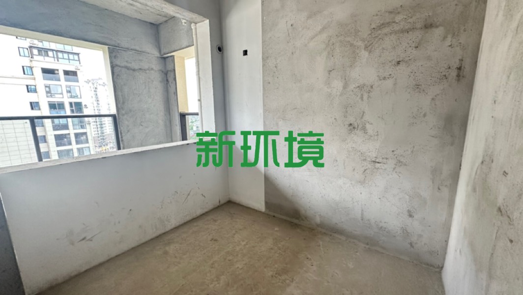 江与城  4室2厅2卫   101.00万卧室
